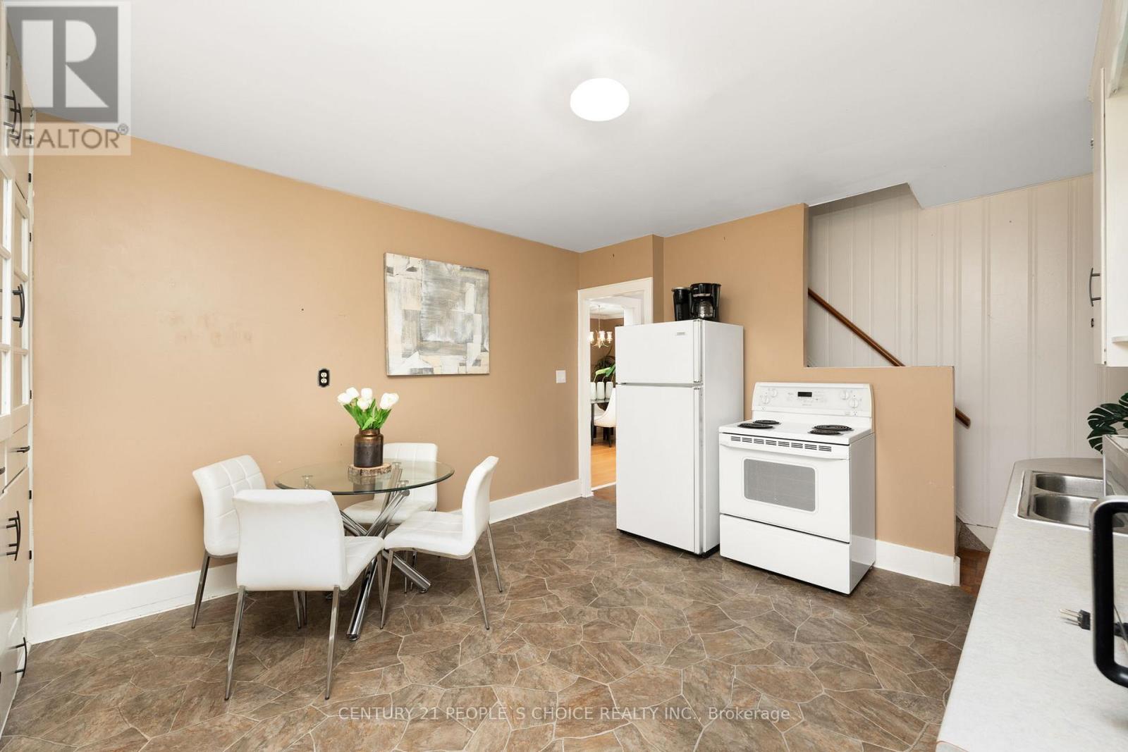 22 PARKER STREET - 24