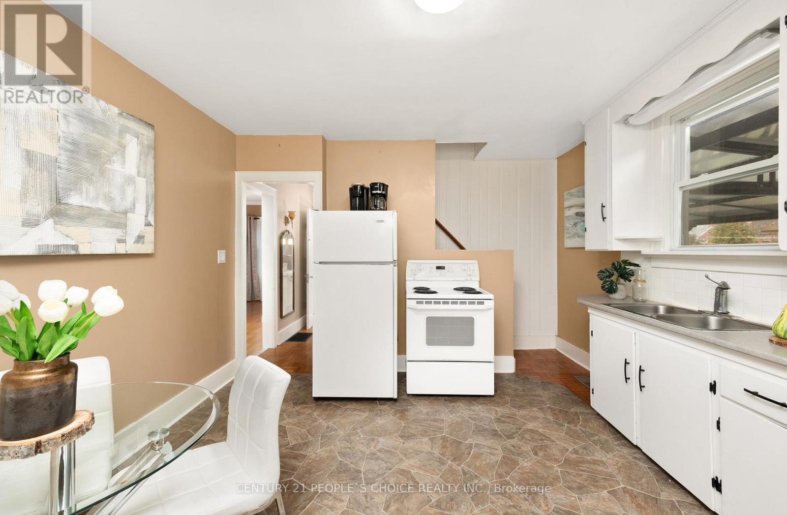 22 PARKER STREET - 25