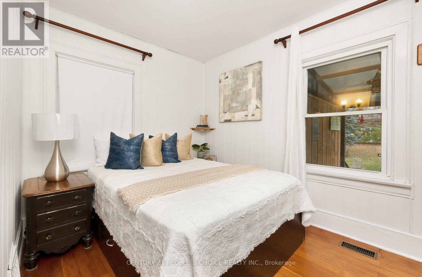 22 PARKER STREET - 28