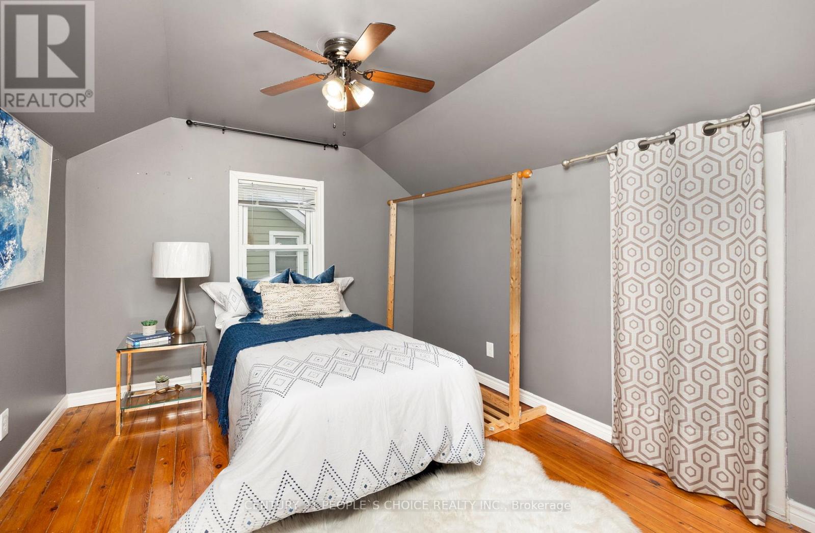 22 PARKER STREET - 31