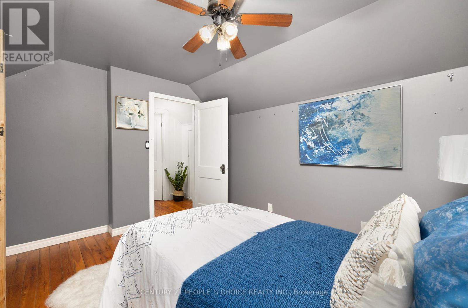 22 PARKER STREET - 32