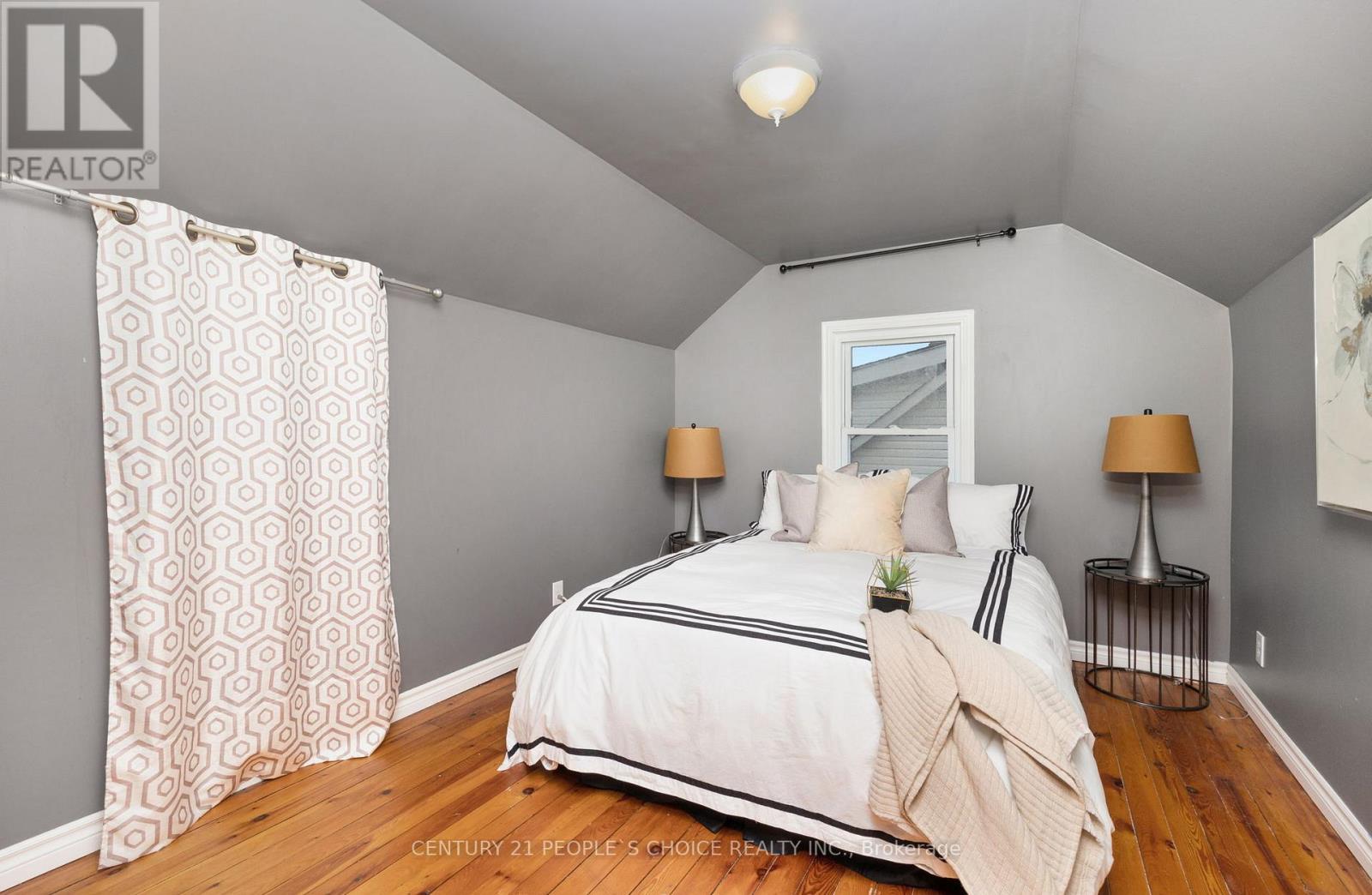 22 PARKER STREET - 33
