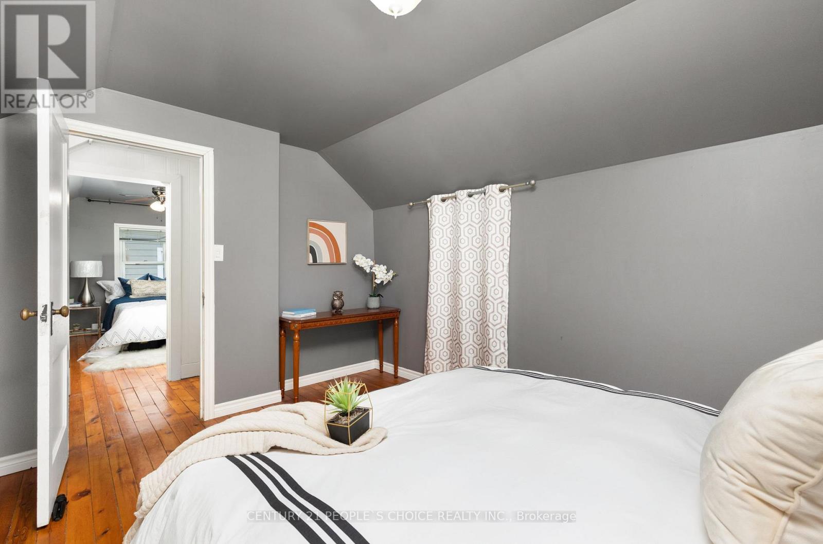 22 PARKER STREET - 34