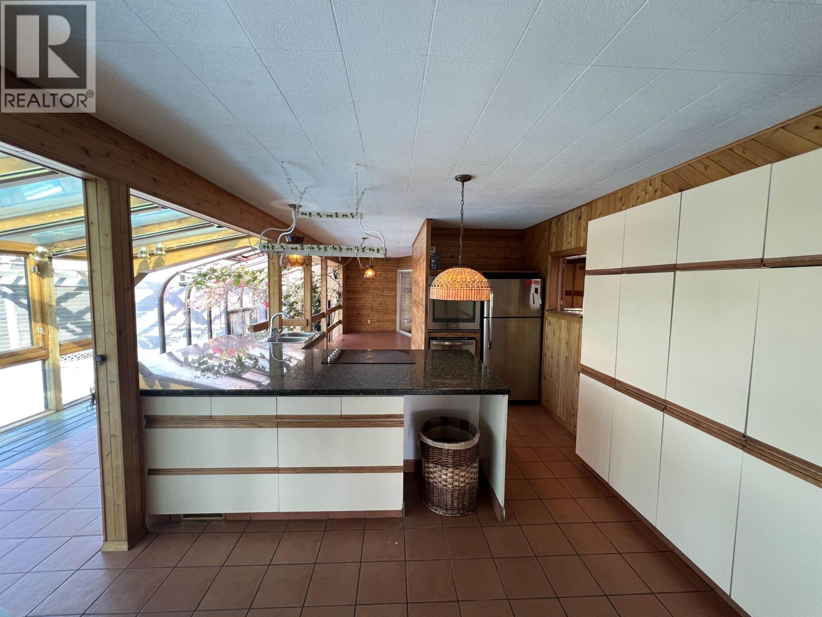 5403 LIARD STREET - 11