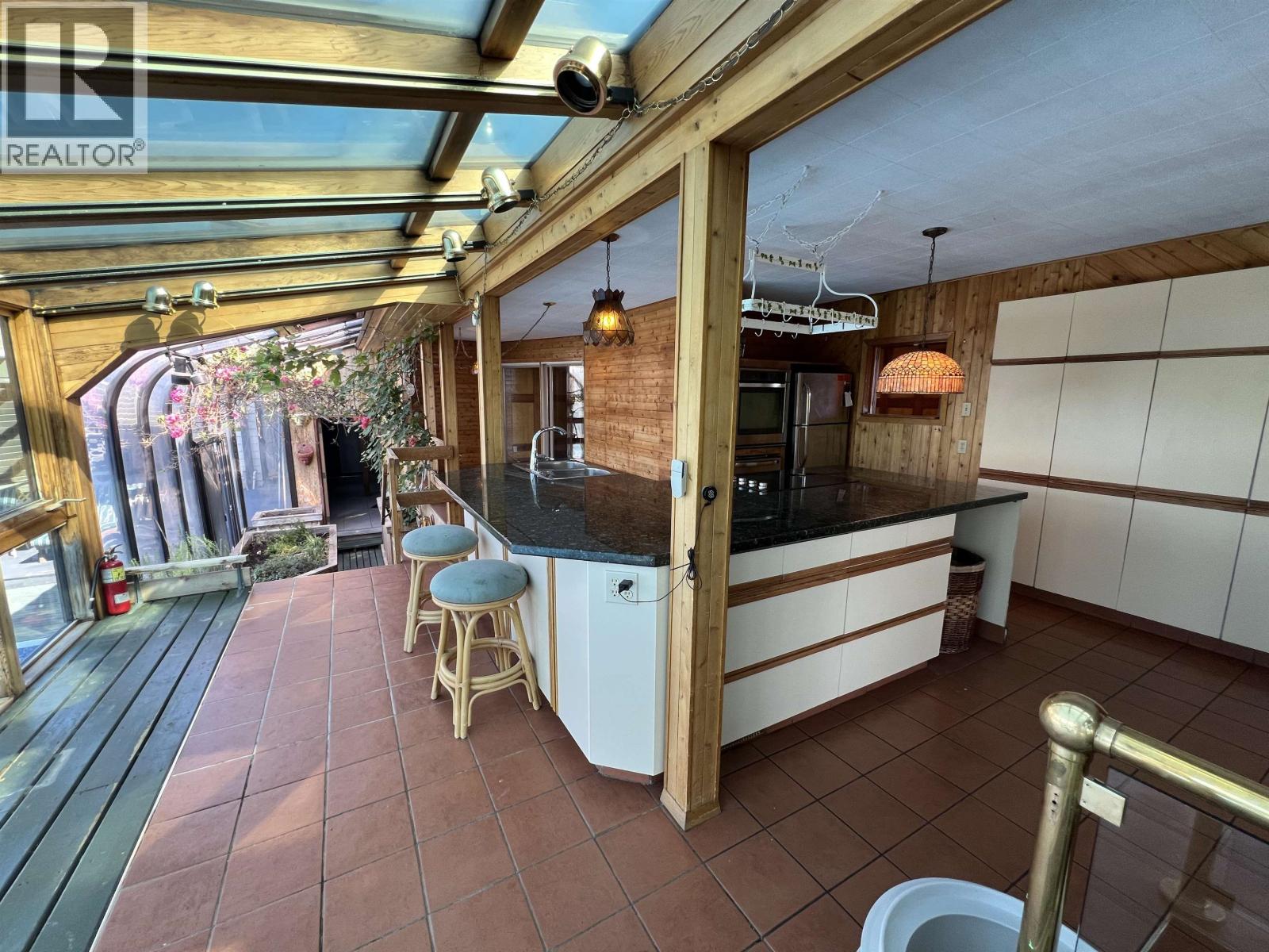 5403 LIARD STREET - 10