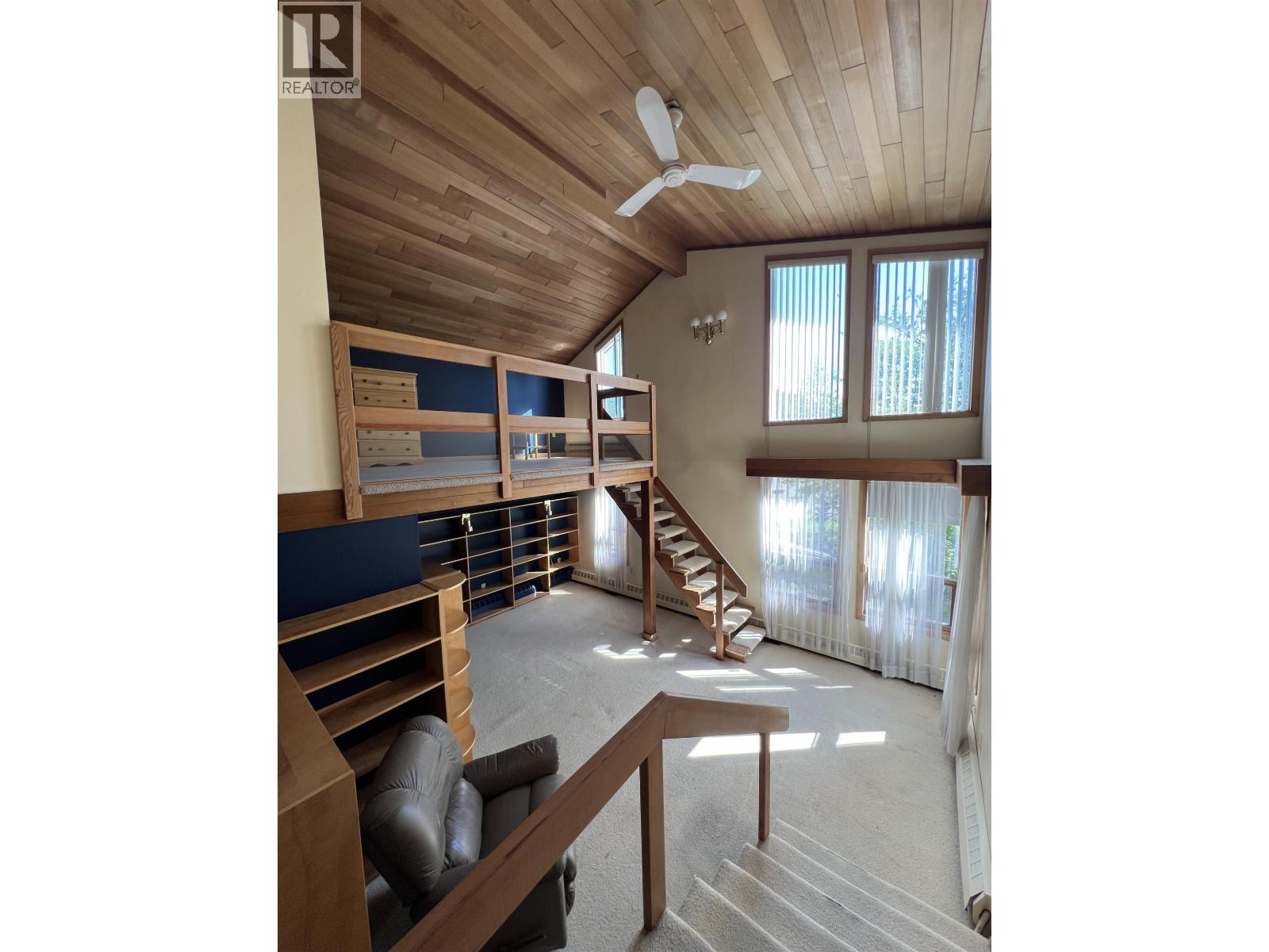 5403 LIARD STREET - 25