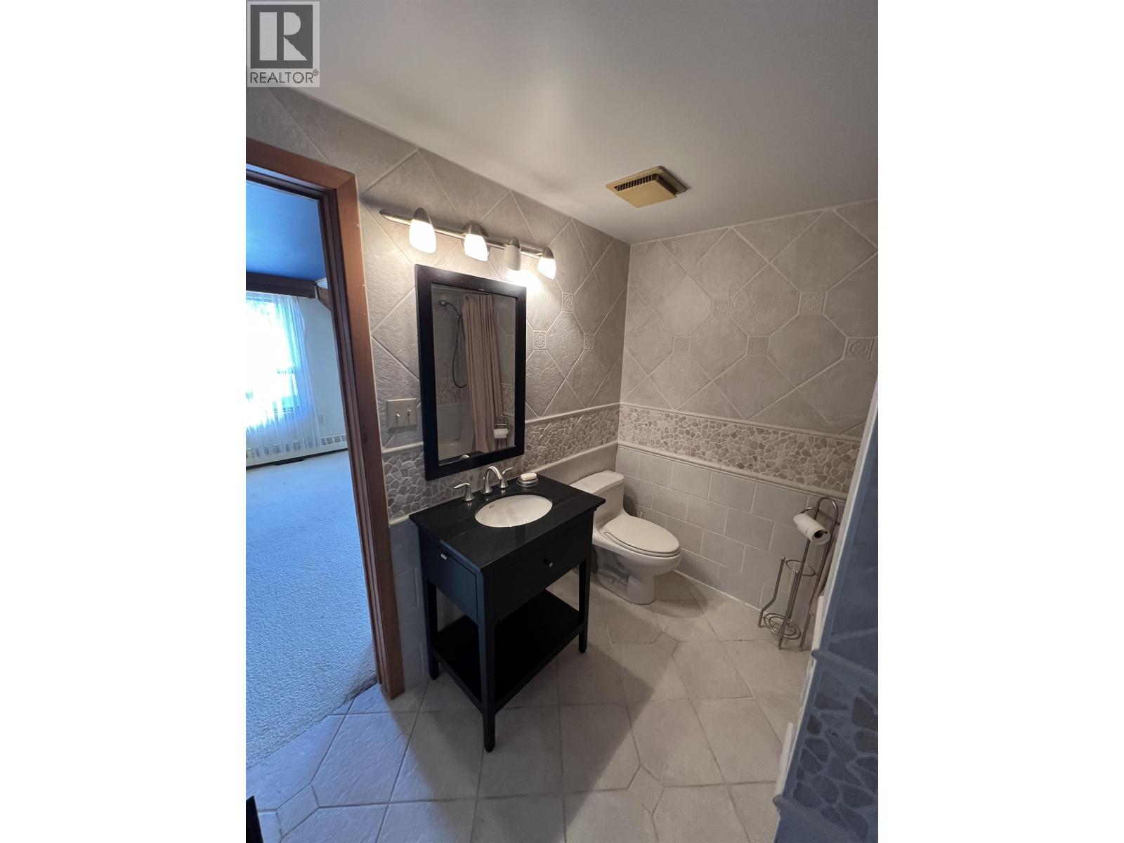 5403 LIARD STREET - 26