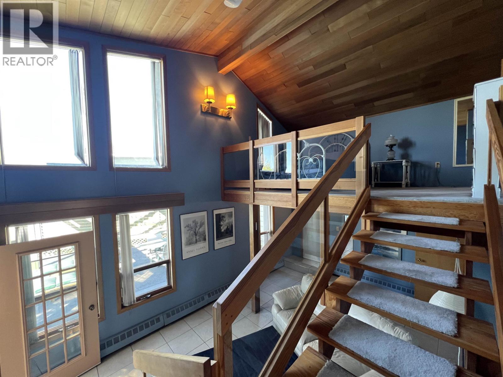 5403 LIARD STREET - 20