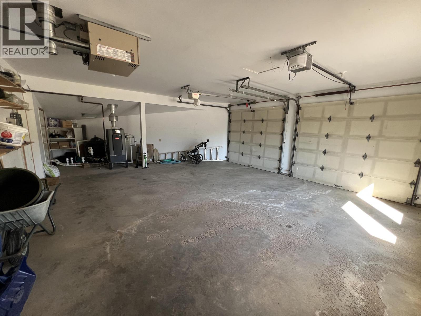 5403 LIARD STREET - 35