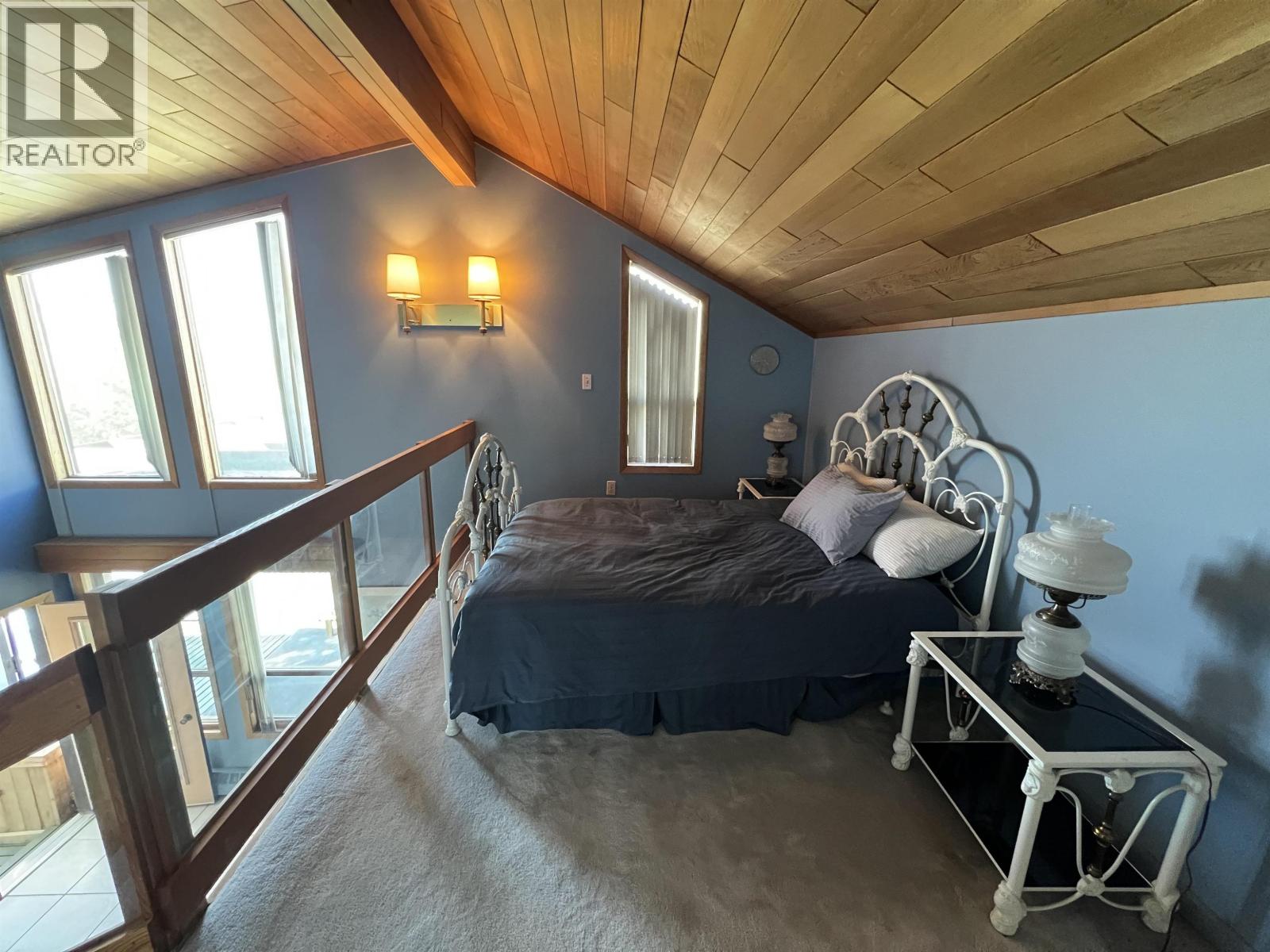 5403 LIARD STREET - 21