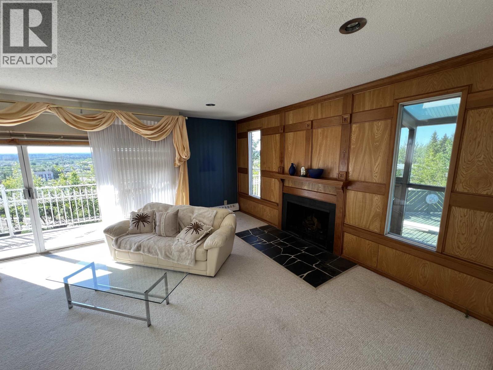 5403 LIARD STREET - 13
