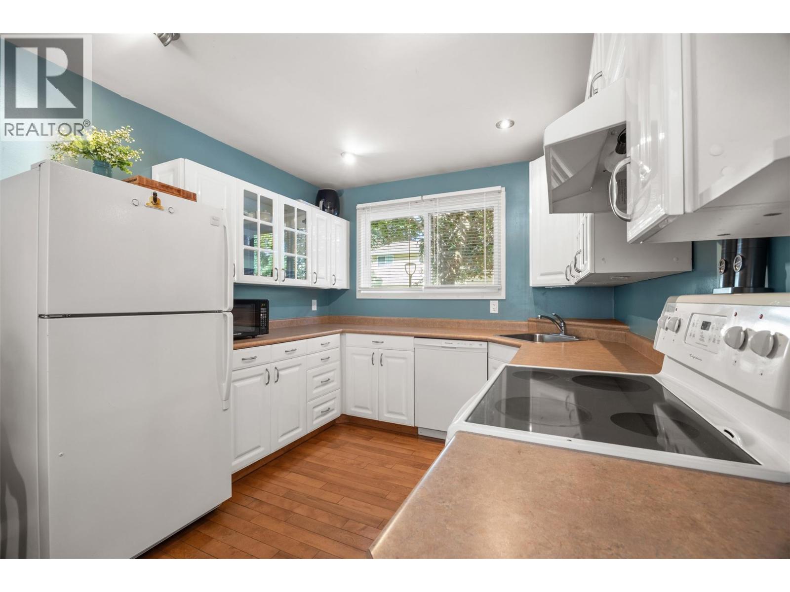 #8 1153 Bernard Avenue - 6