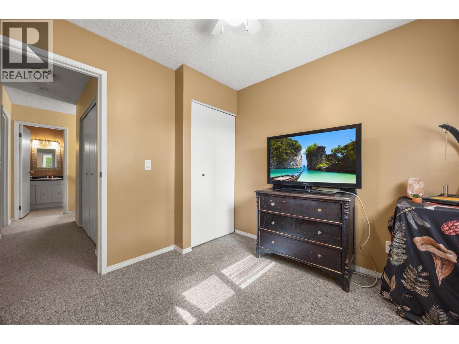 #8 1153 Bernard Avenue - 23