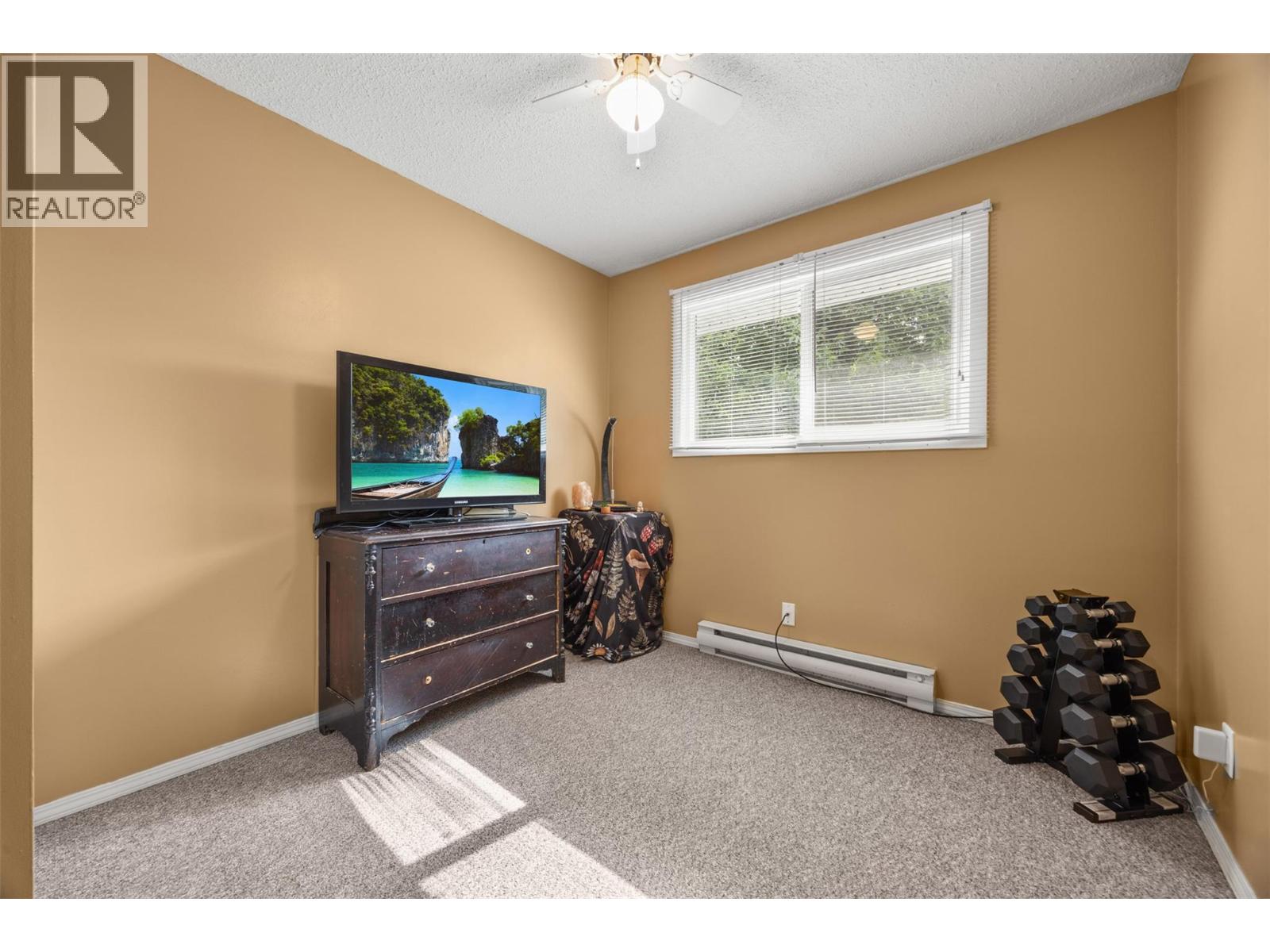 #8 1153 Bernard Avenue - 22