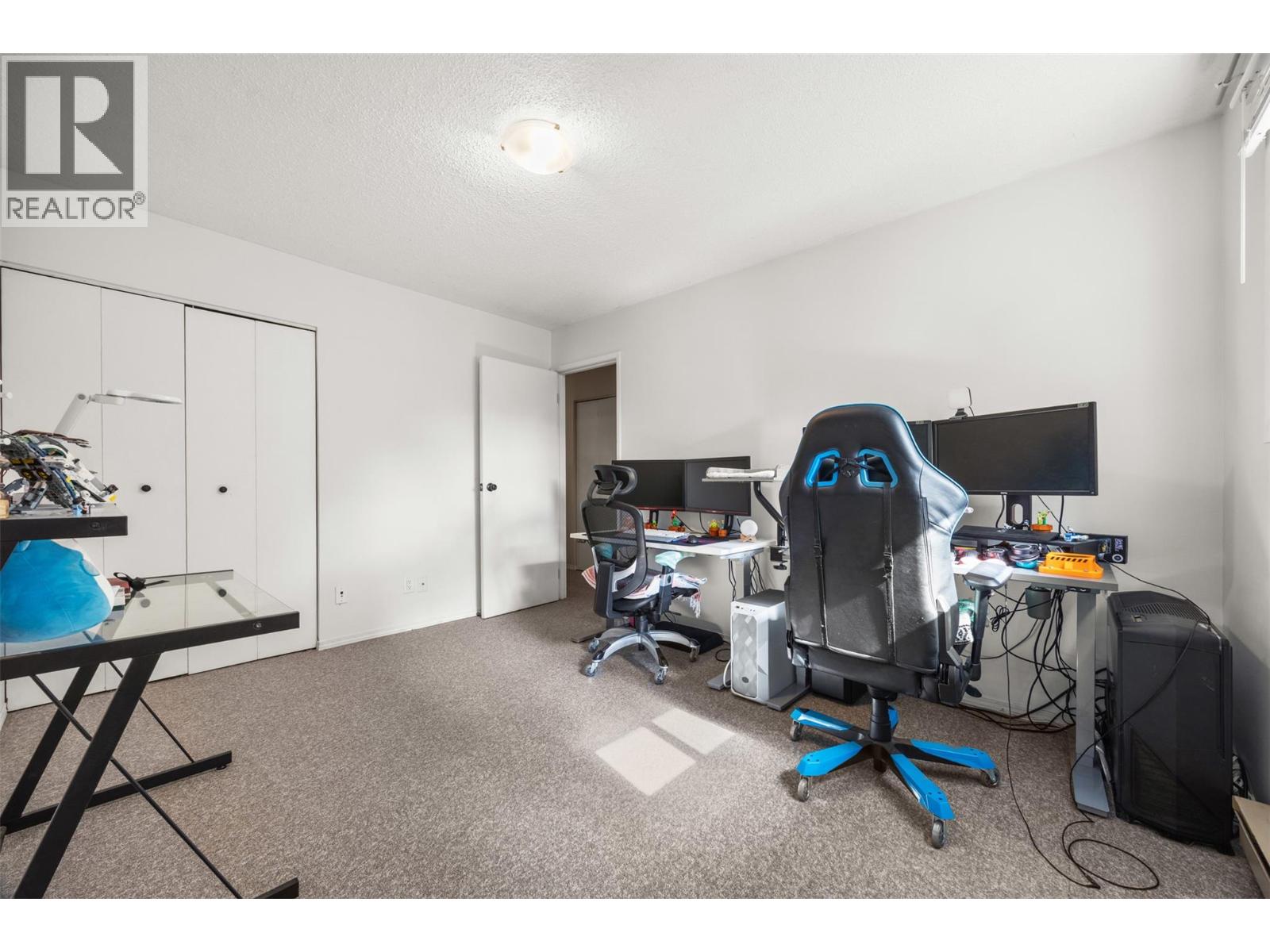 #8 1153 Bernard Avenue - Image 25