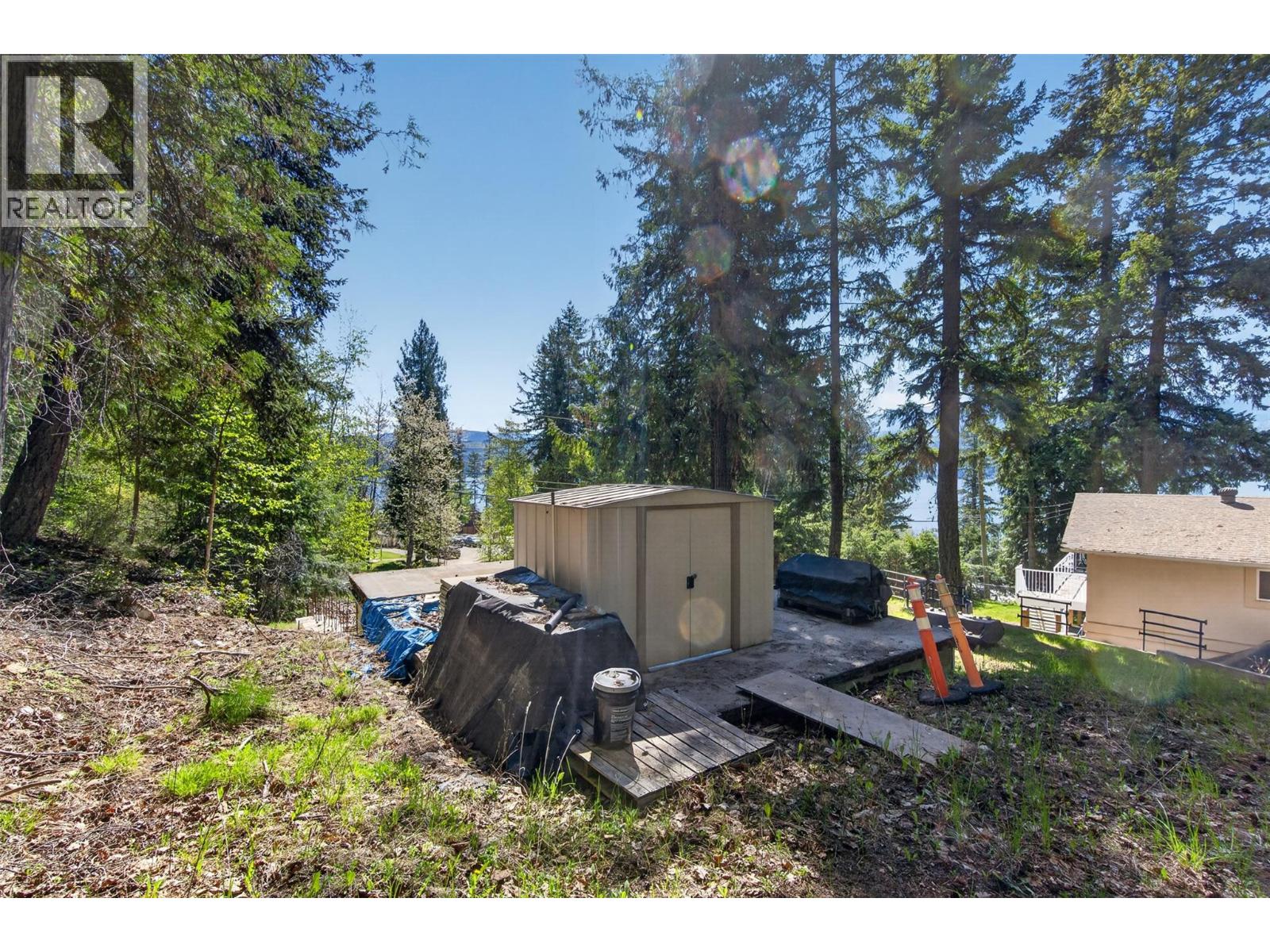 7689 Golf Course Road - 33