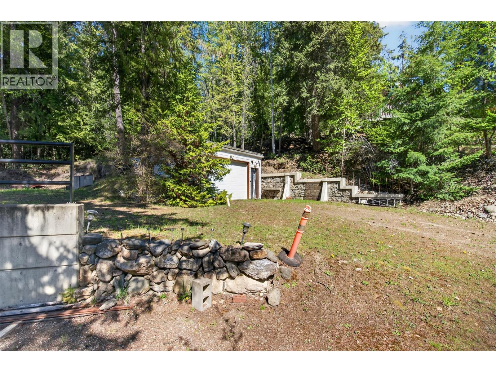 7689 Golf Course Road - 21