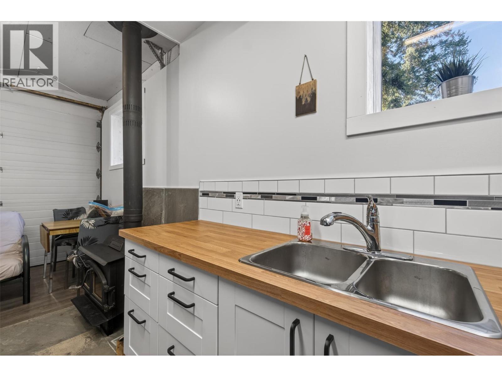 7689 Golf Course Road - 8