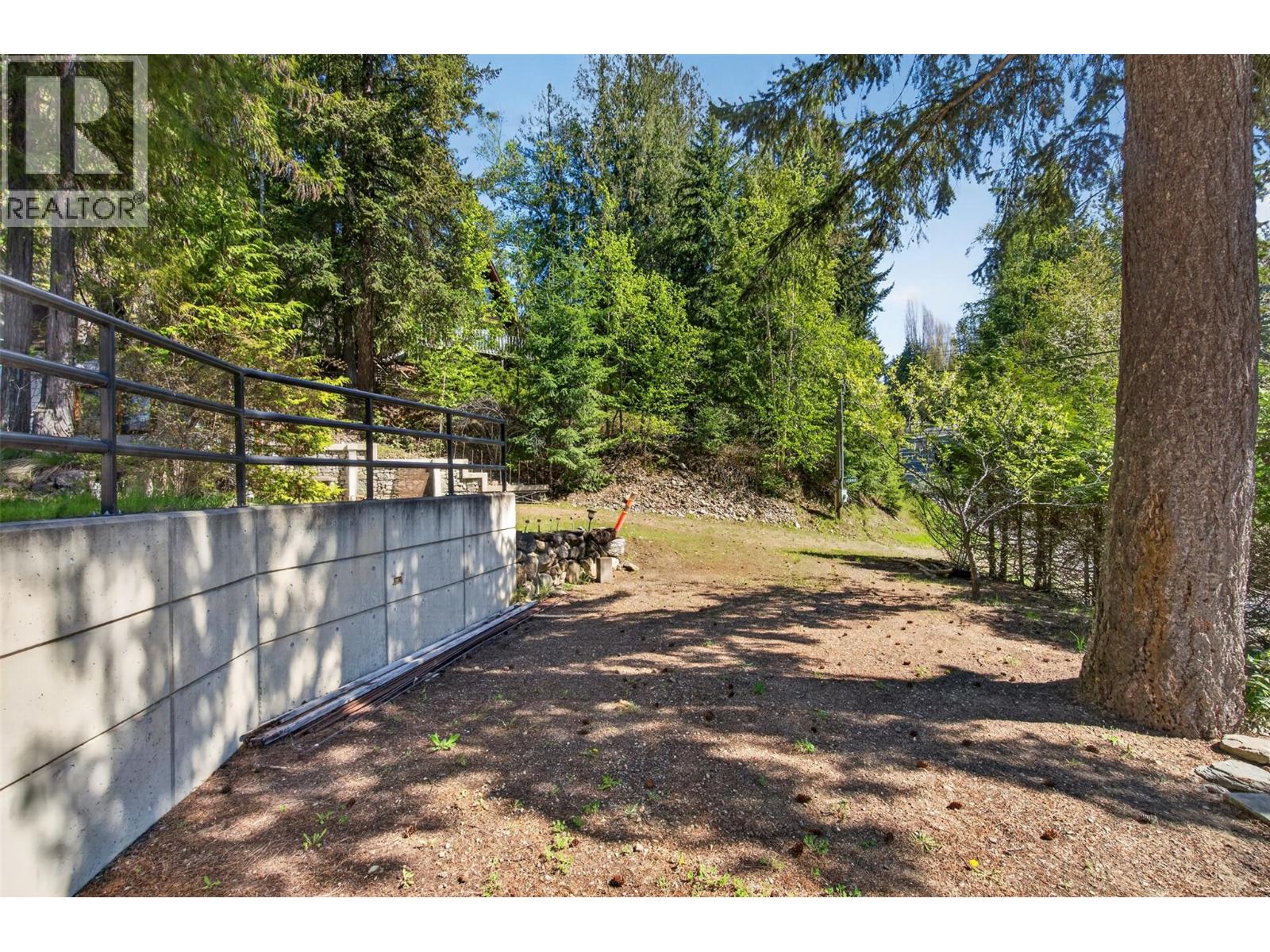 7689 Golf Course Road - 18