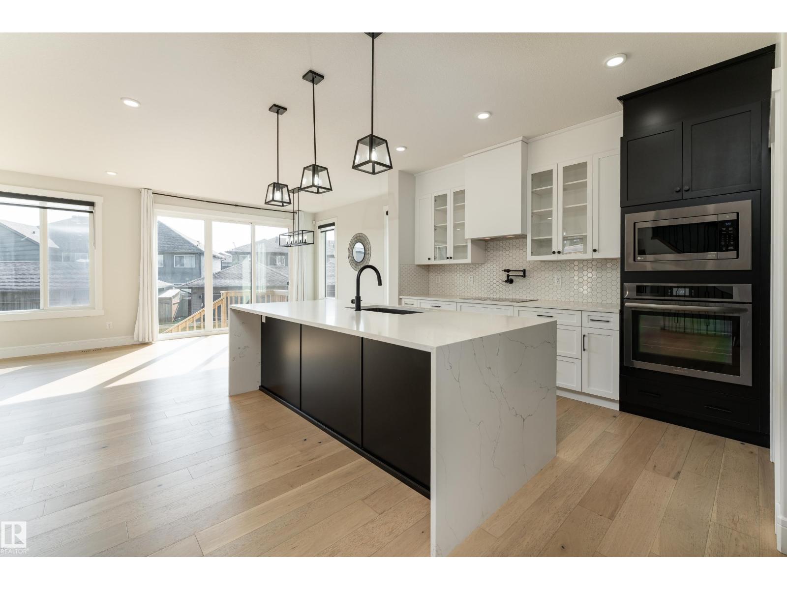 9383 226 ST NW - 15