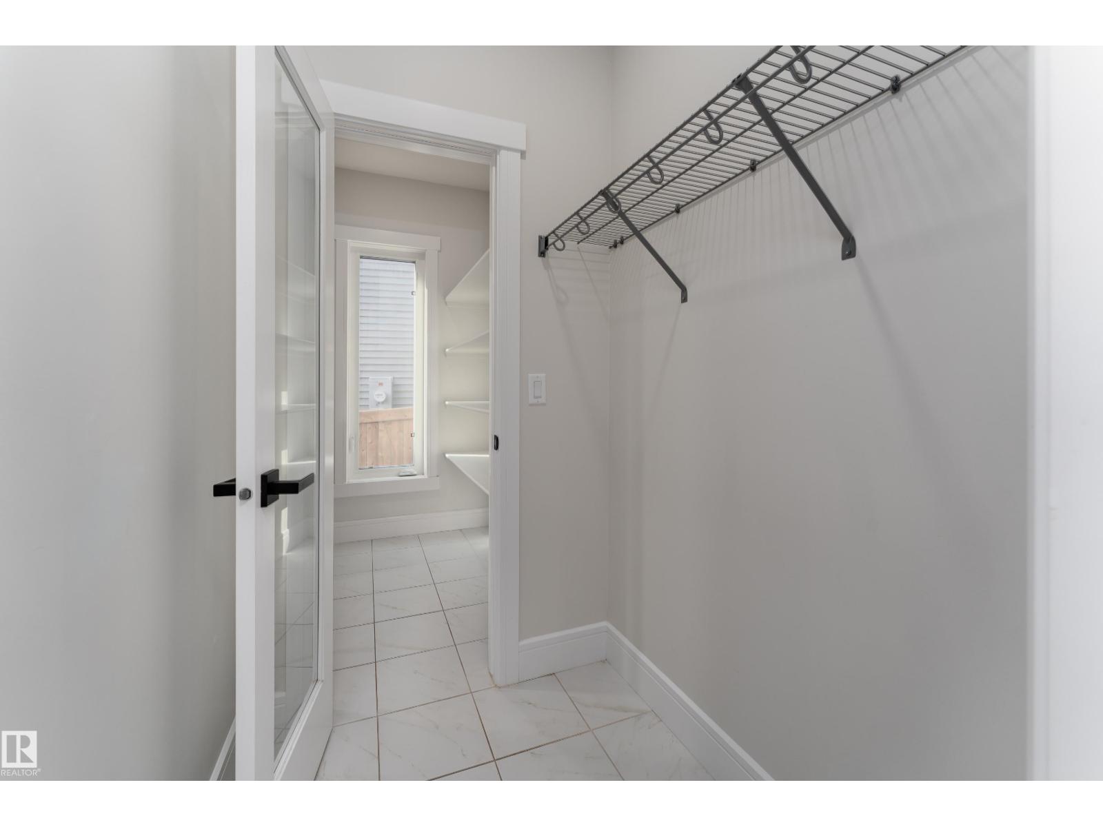 9383 226 ST NW - 18