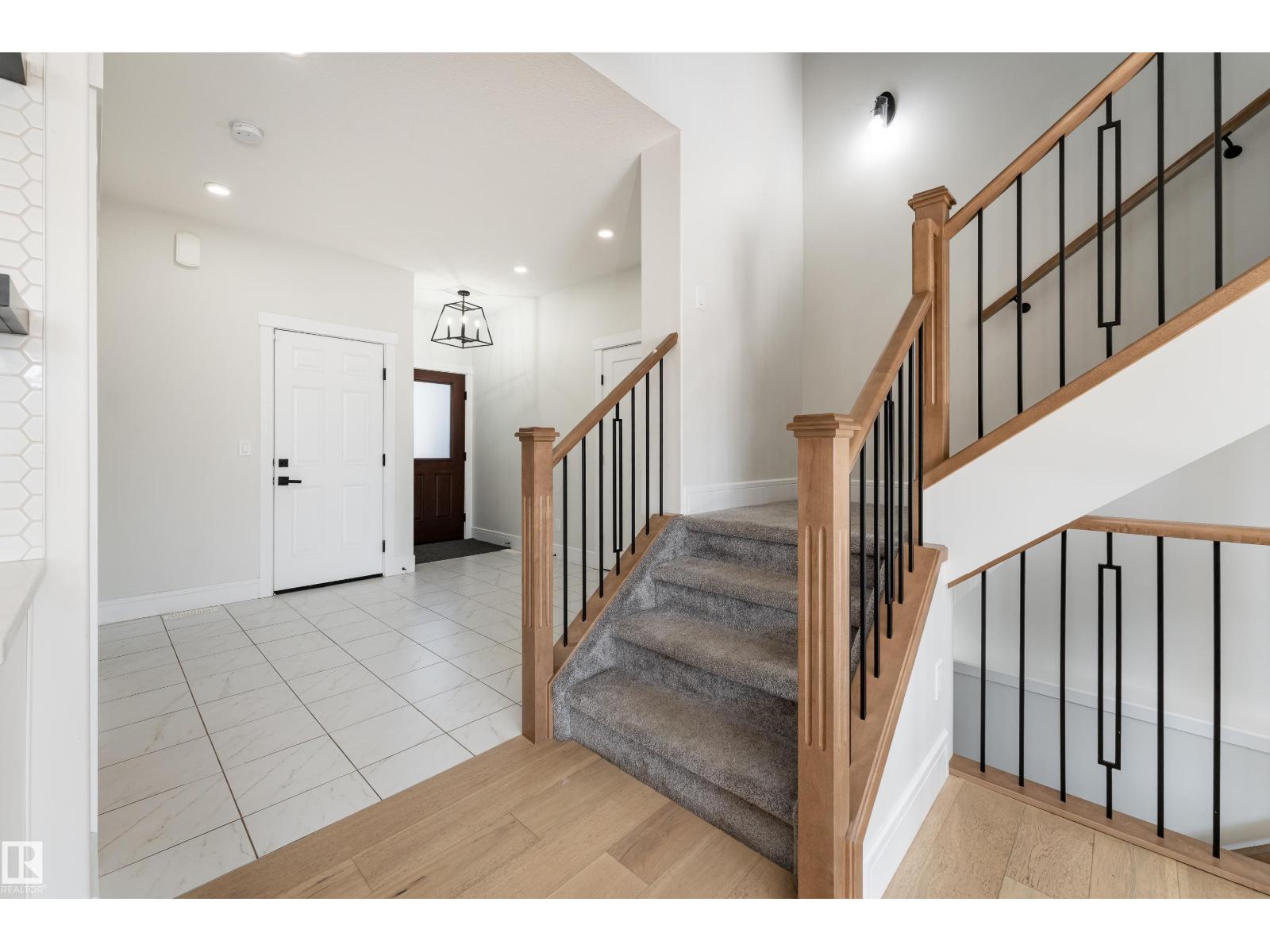 9383 226 ST NW - 24