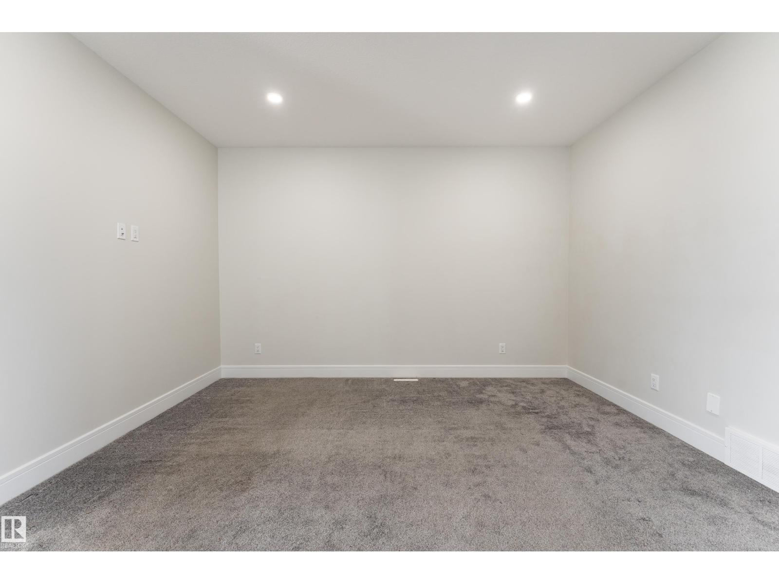 9383 226 ST NW - 28