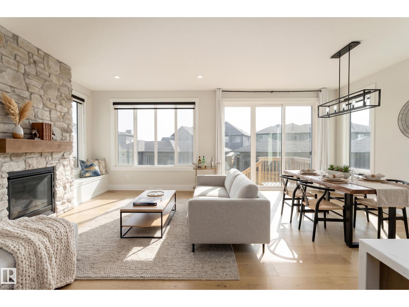 9383 226 ST NW - 3