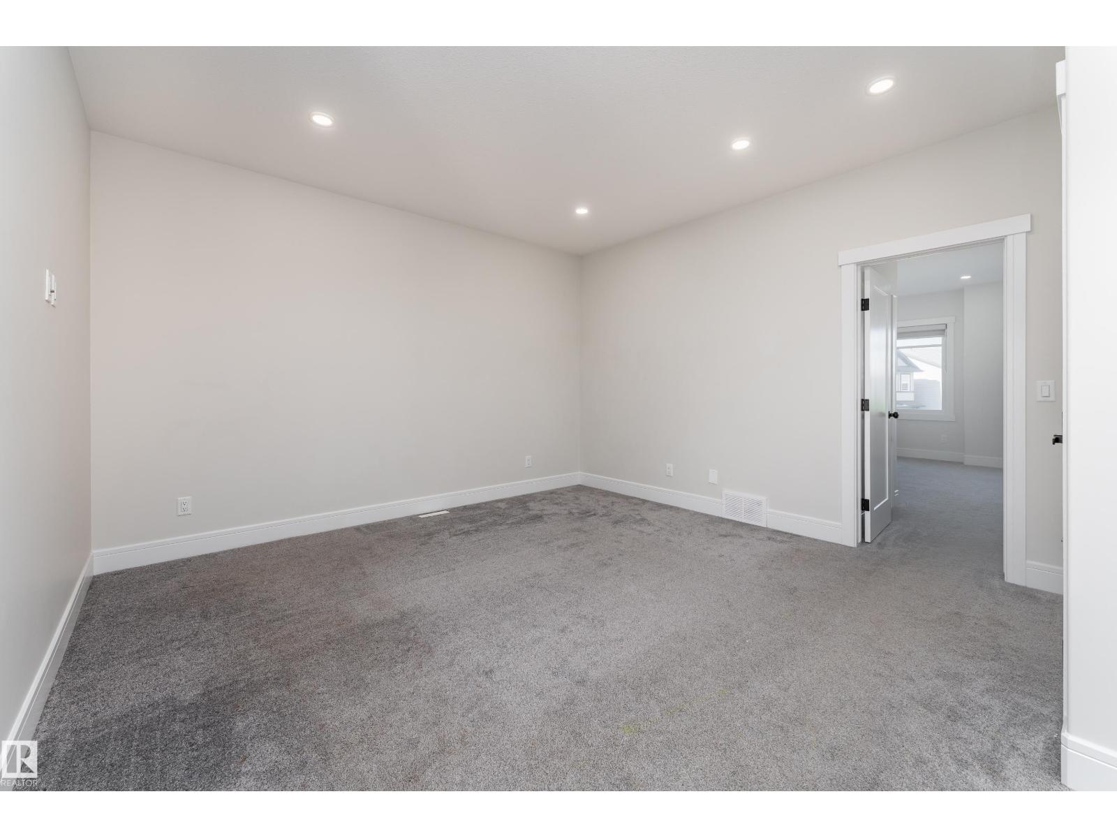 9383 226 ST NW - 30