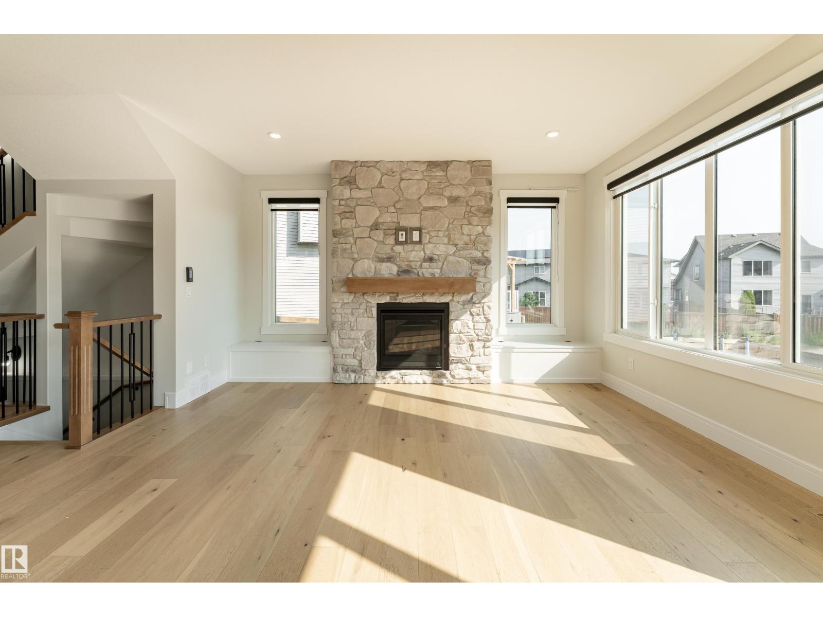 9383 226 ST NW - 5