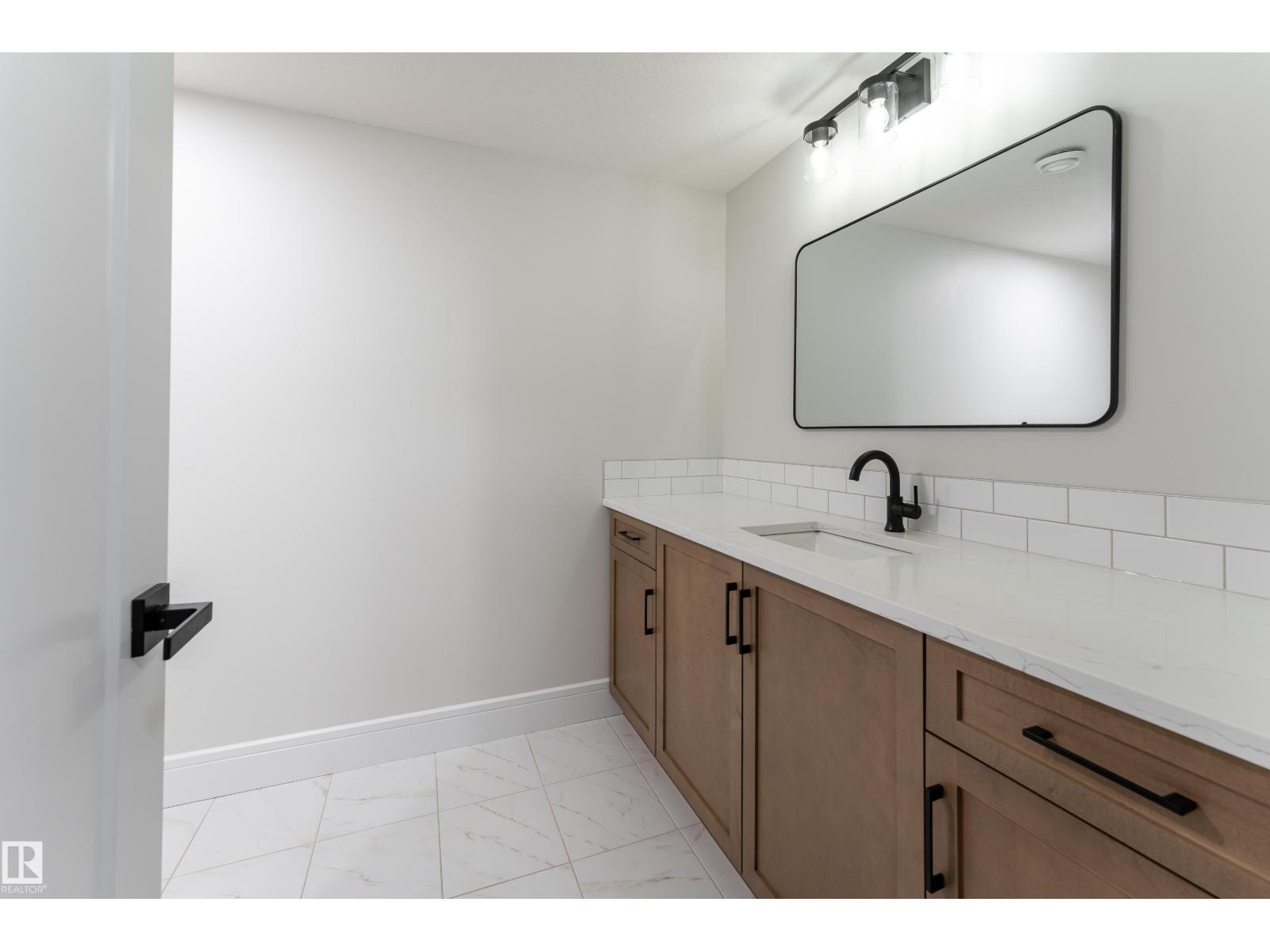 9383 226 ST NW - 57