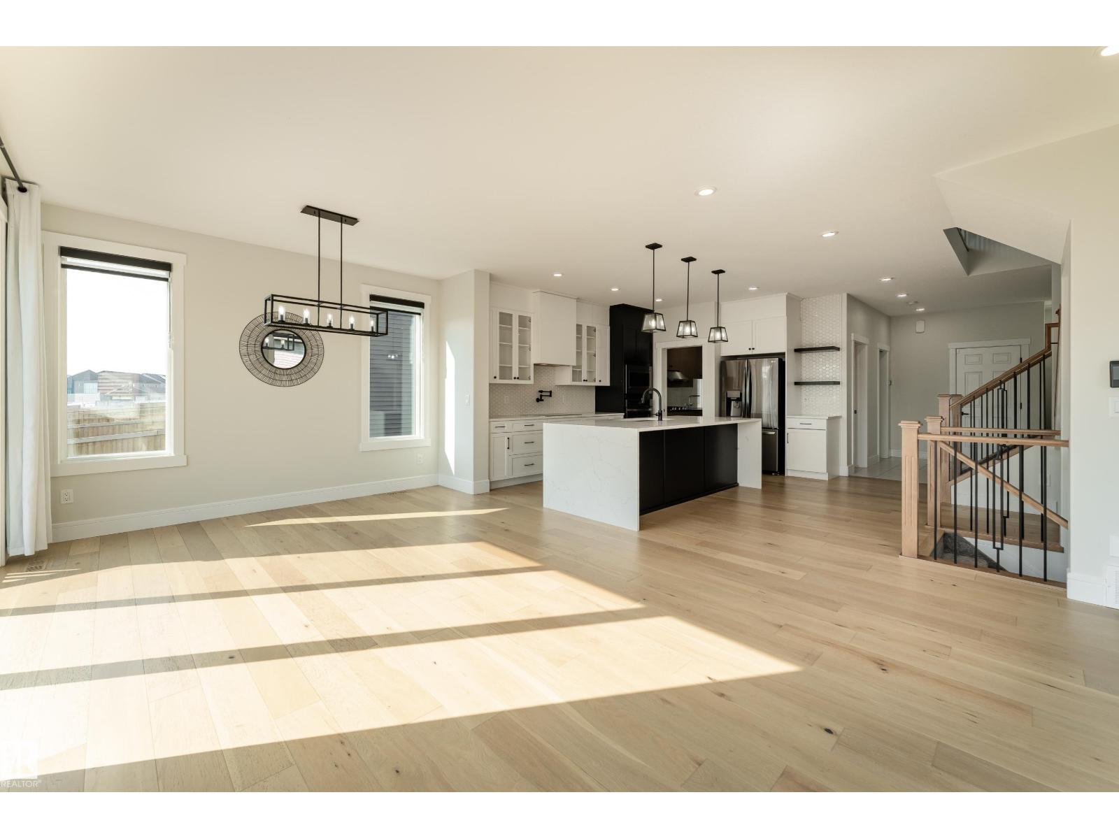 9383 226 ST NW - 6
