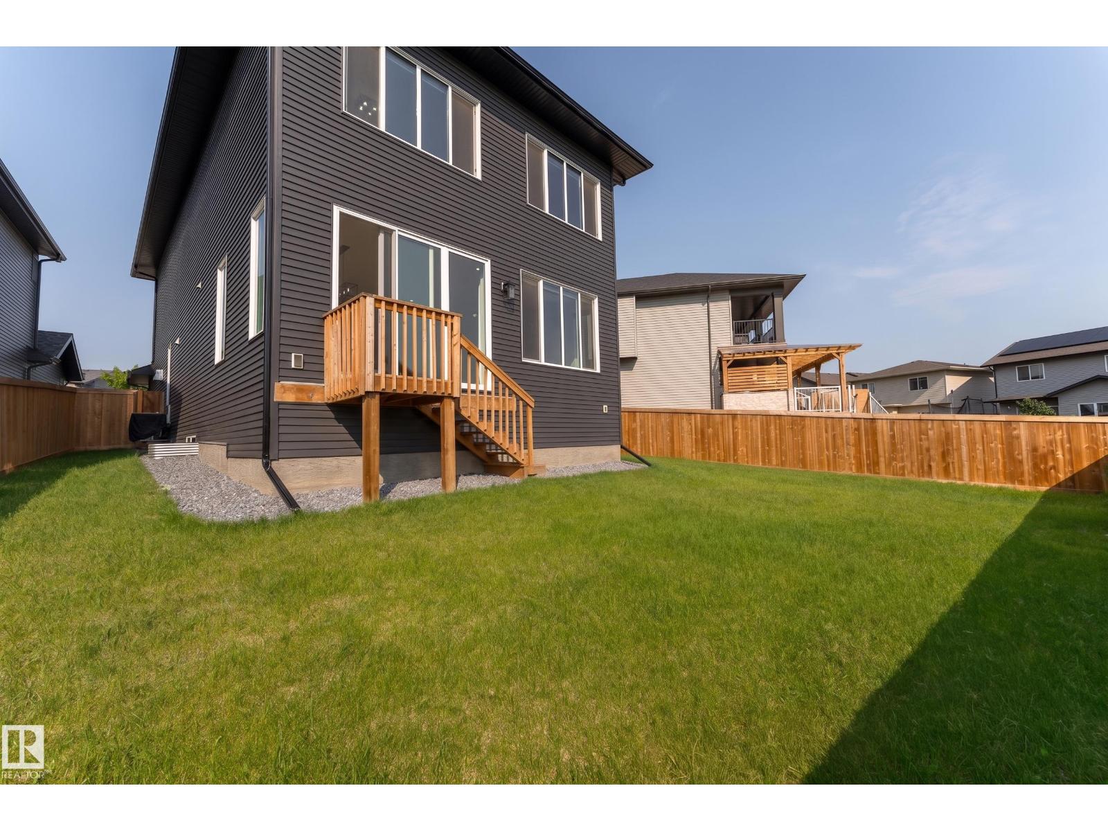 9383 226 ST NW - 61