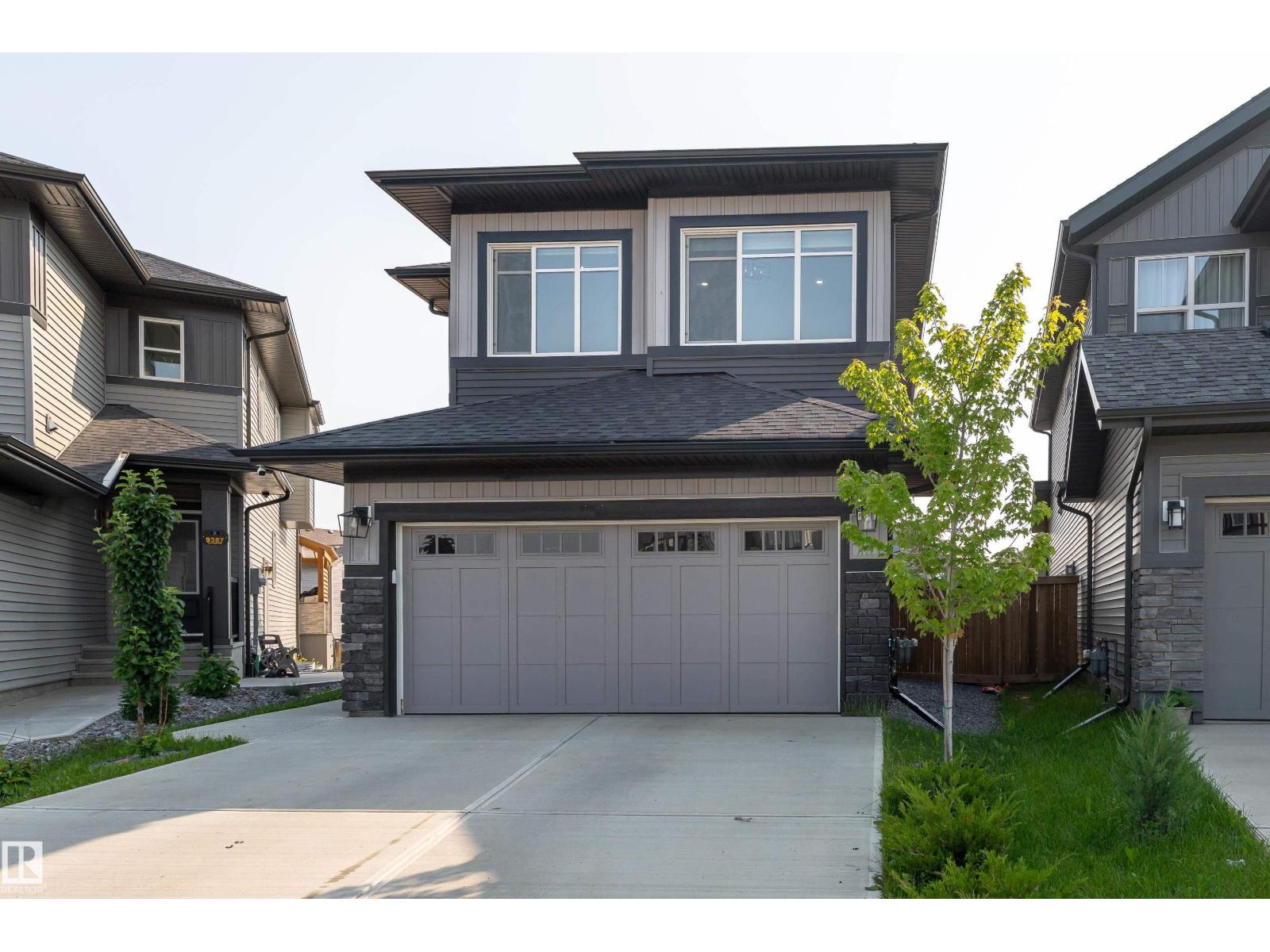 9383 226 ST NW - 64