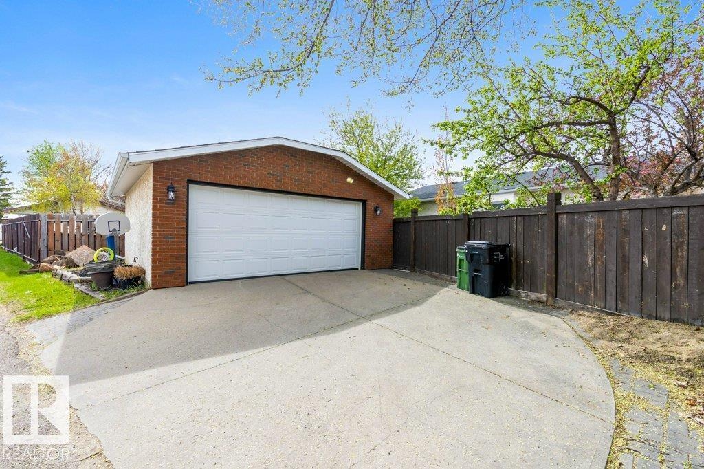 17115 92 ST NW - 31