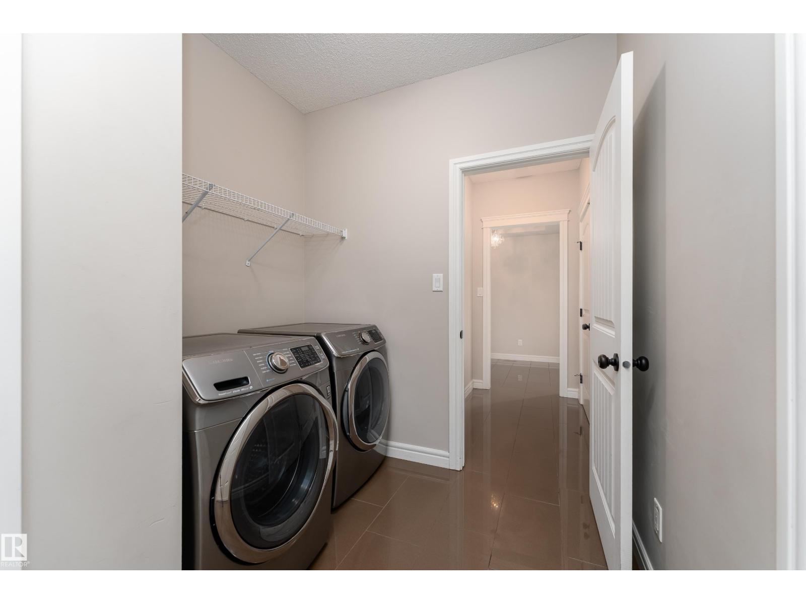 7916 18 AV SW - 15