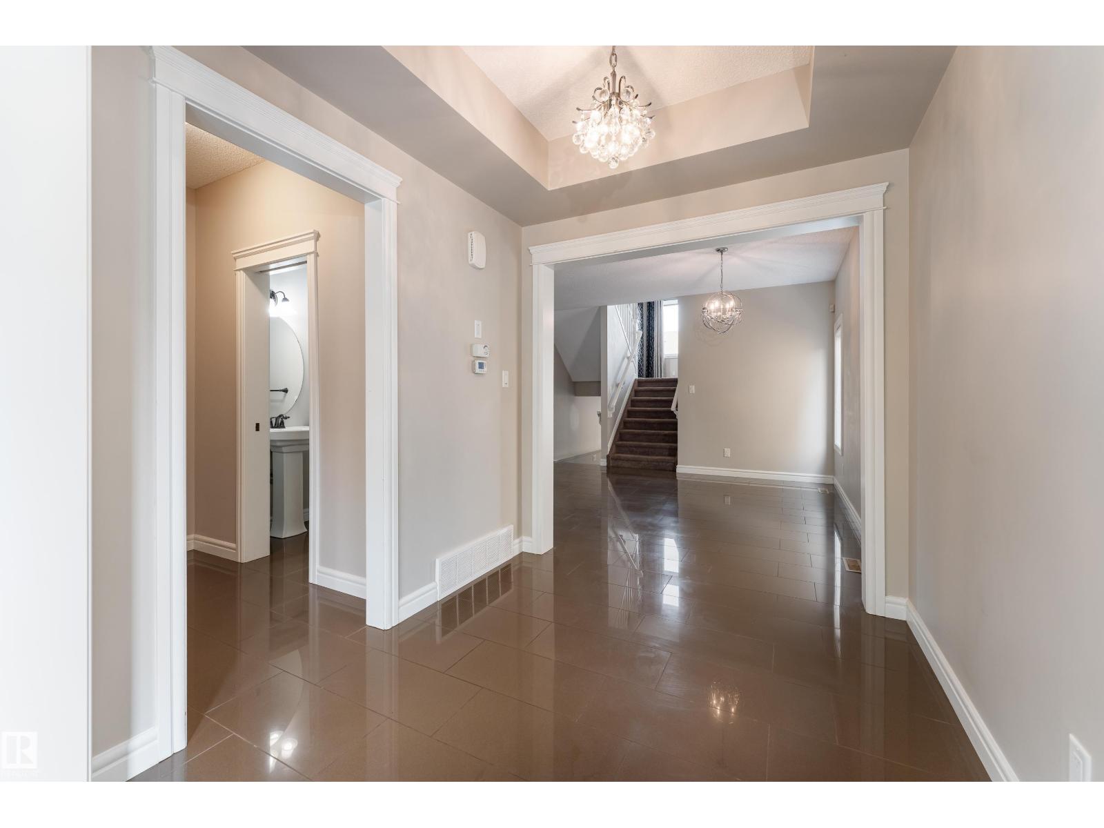 7916 18 AV SW - 17