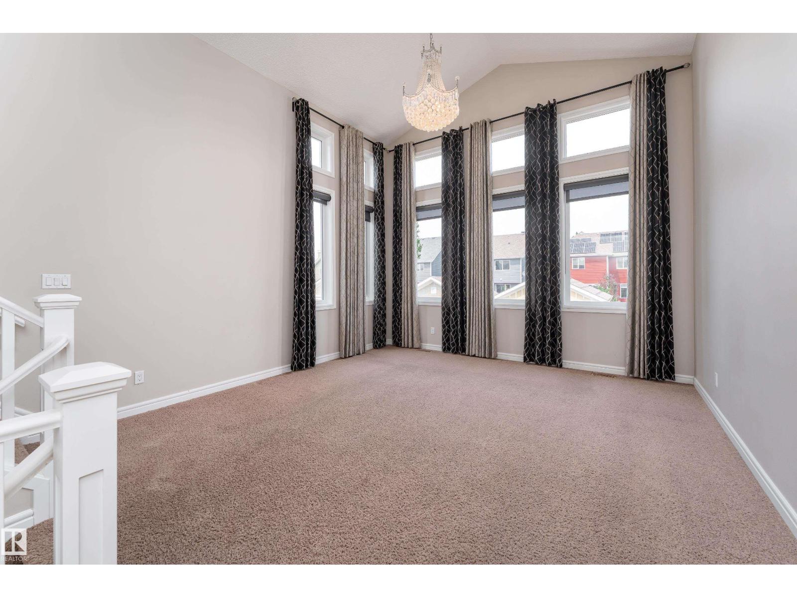 7916 18 AV SW - 21