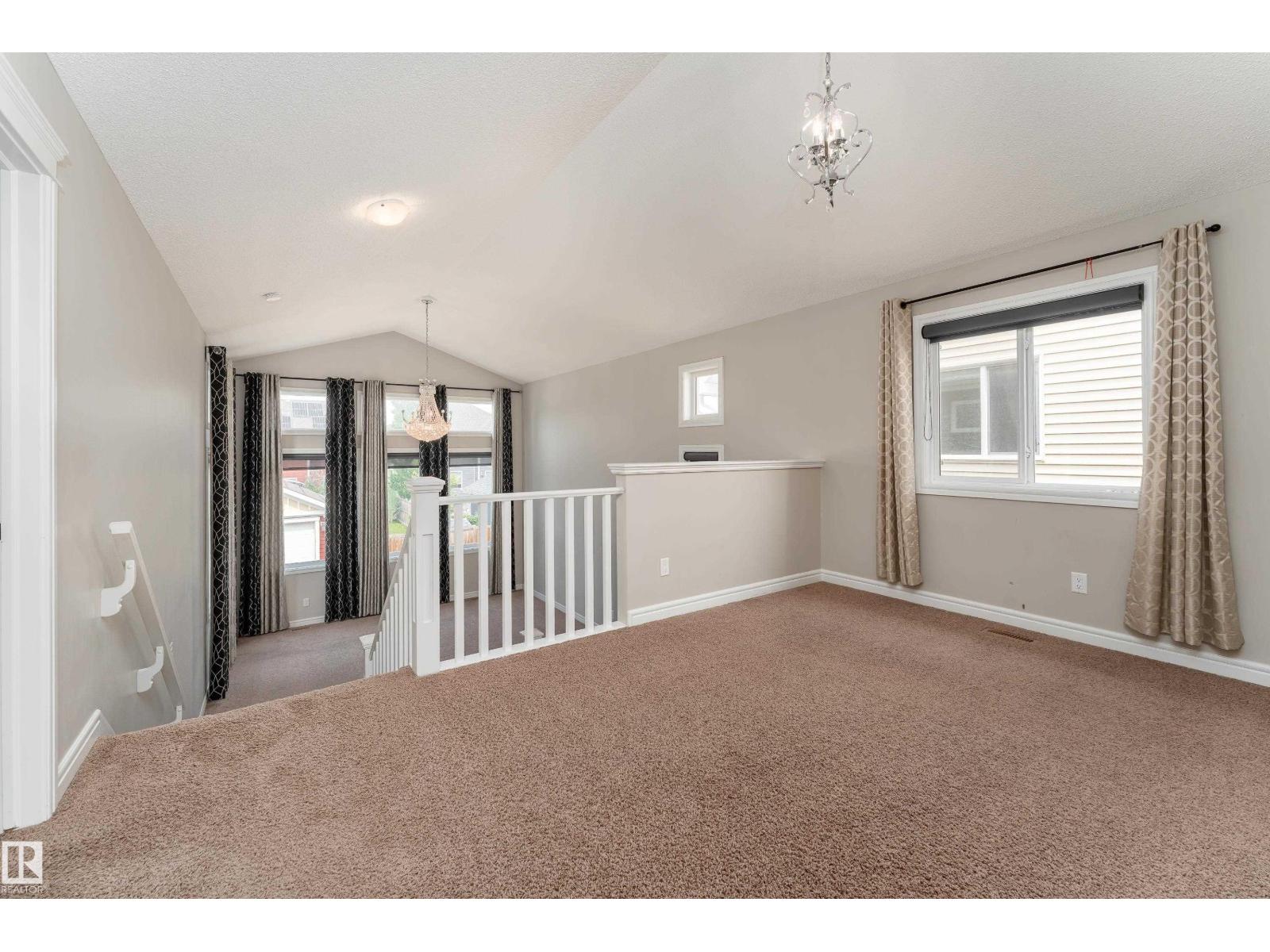 7916 18 AV SW - 25