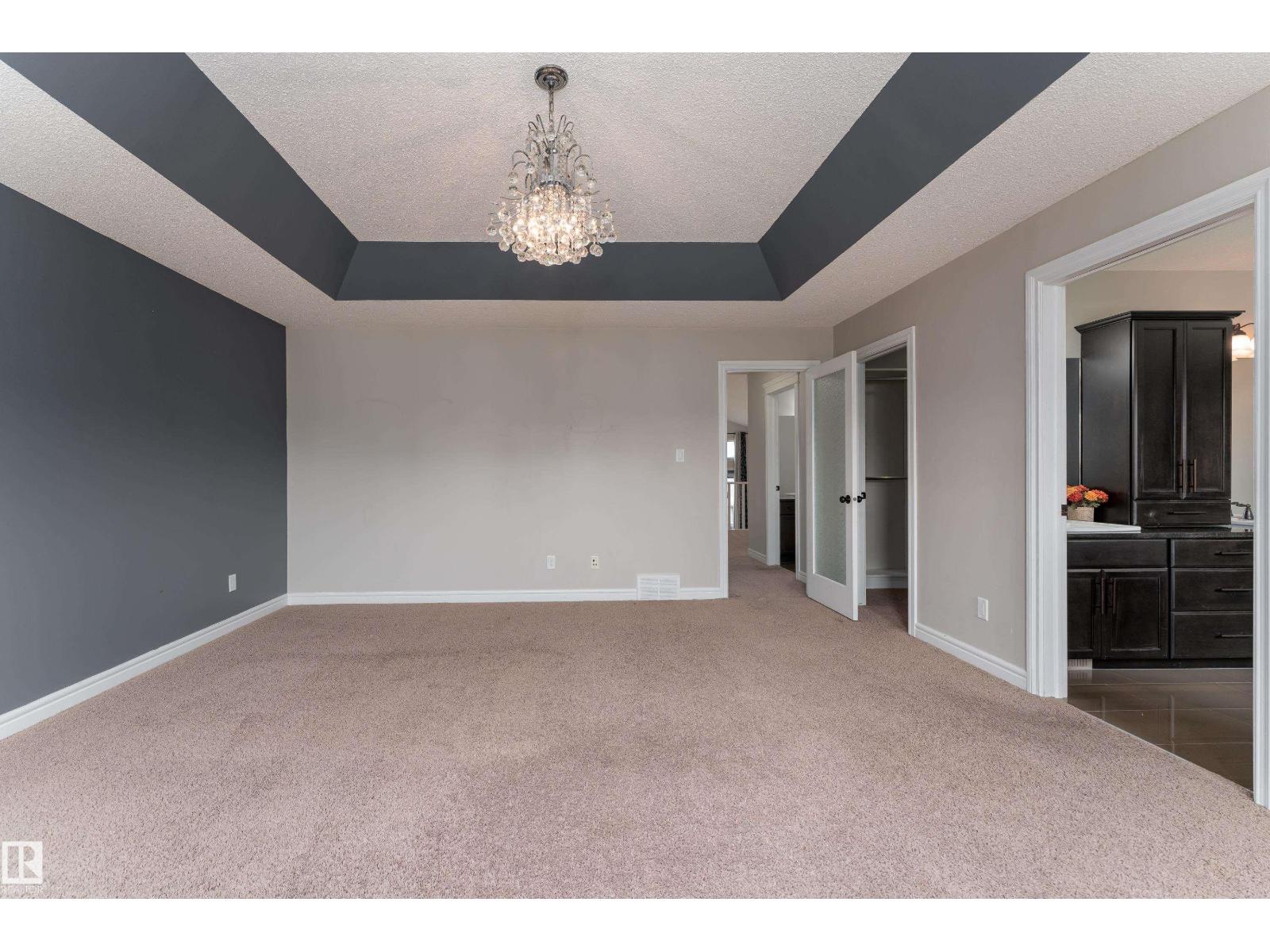 7916 18 AV SW - 31