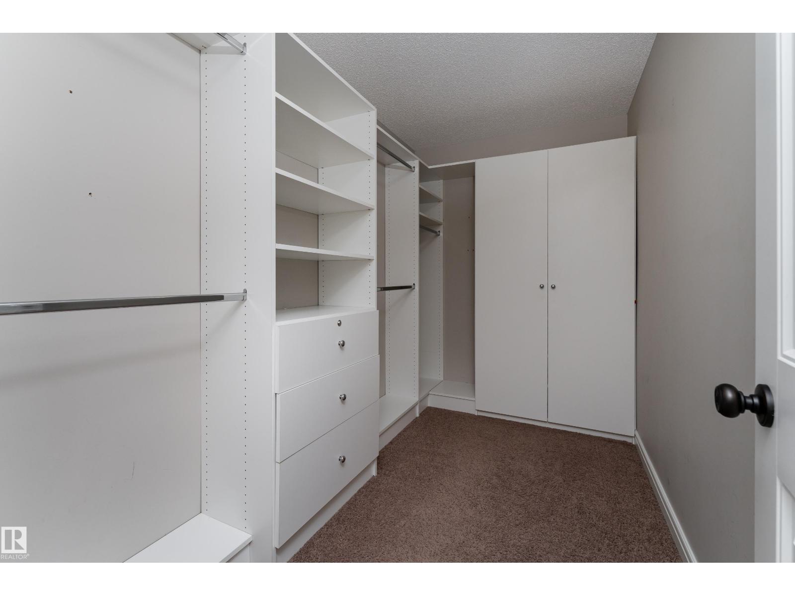 7916 18 AV SW — photo 32