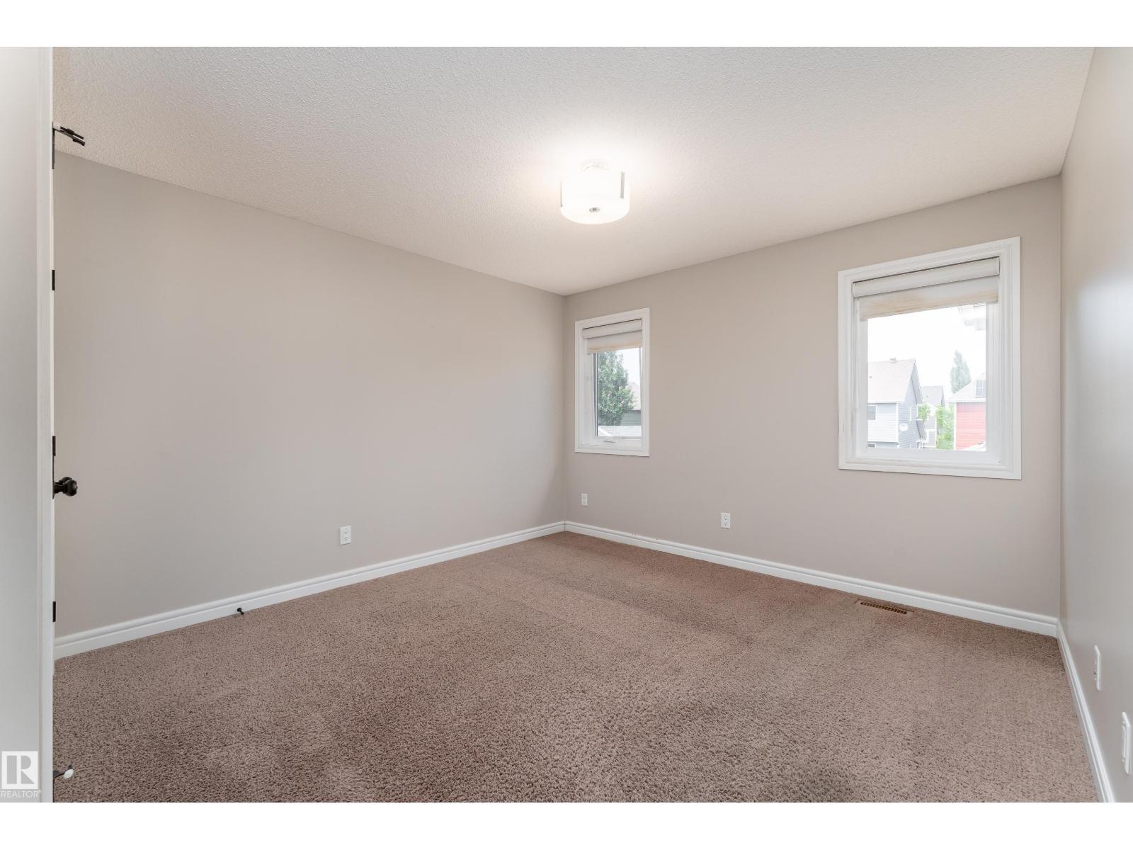 7916 18 AV SW - 38