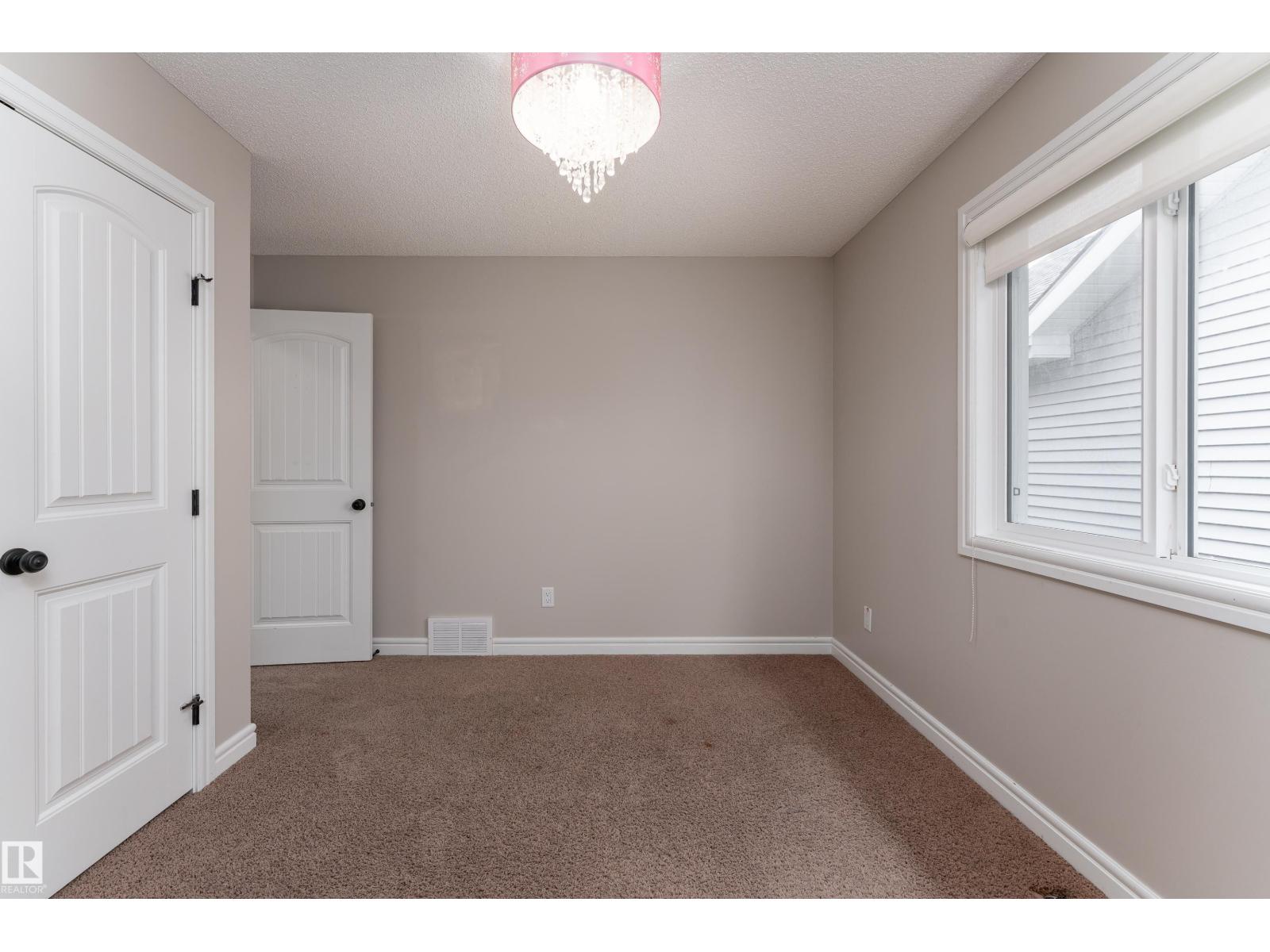 7916 18 AV SW - 41