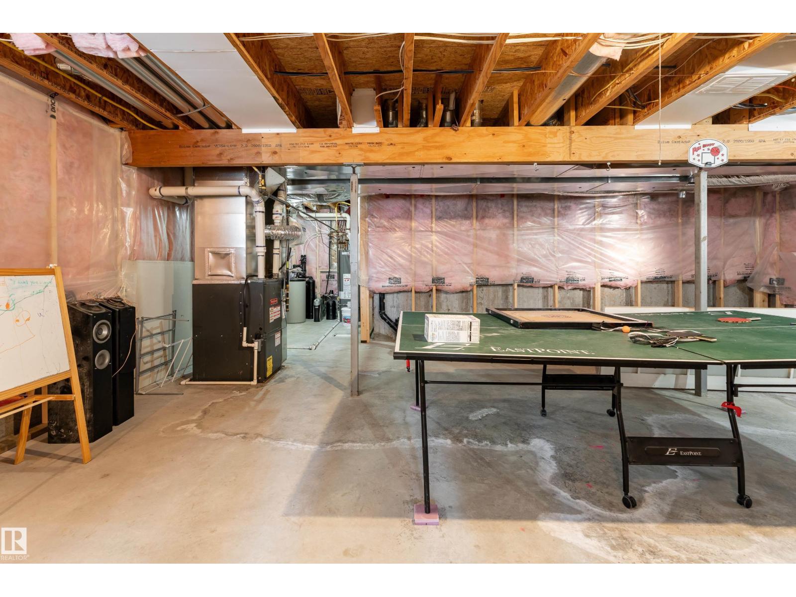 7916 18 AV SW - 47