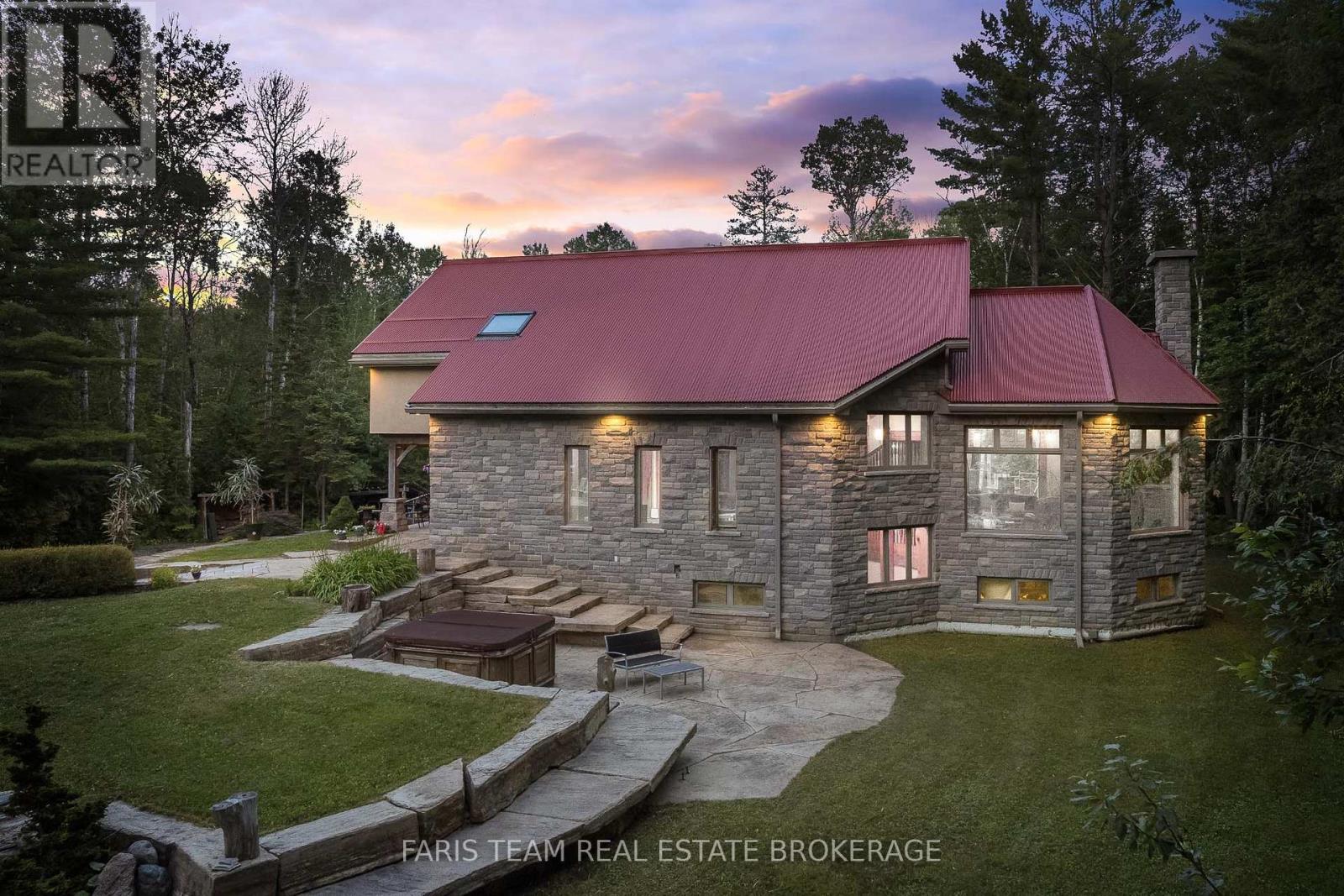 636 HARBOUR STREET - 49