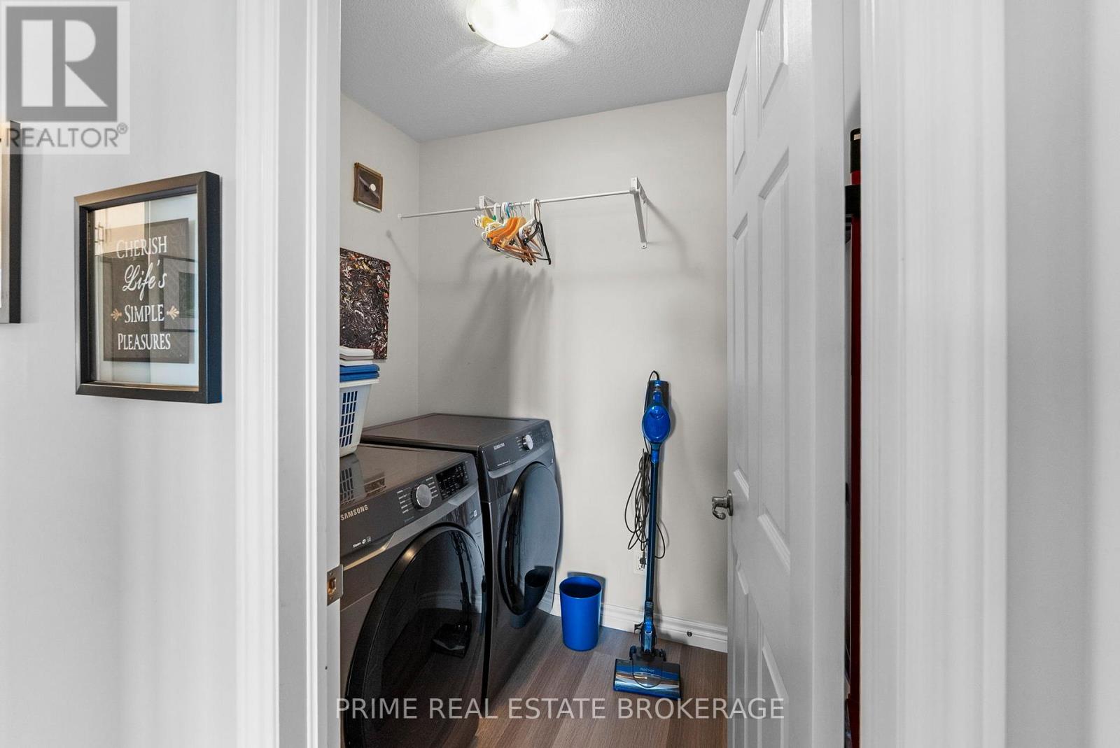 181 LAKE BREEZE DRIVE - 27