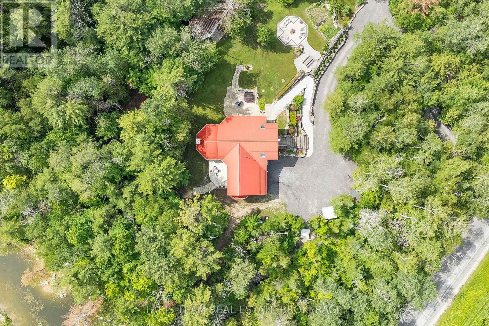 636 HARBOUR STREET - 44
