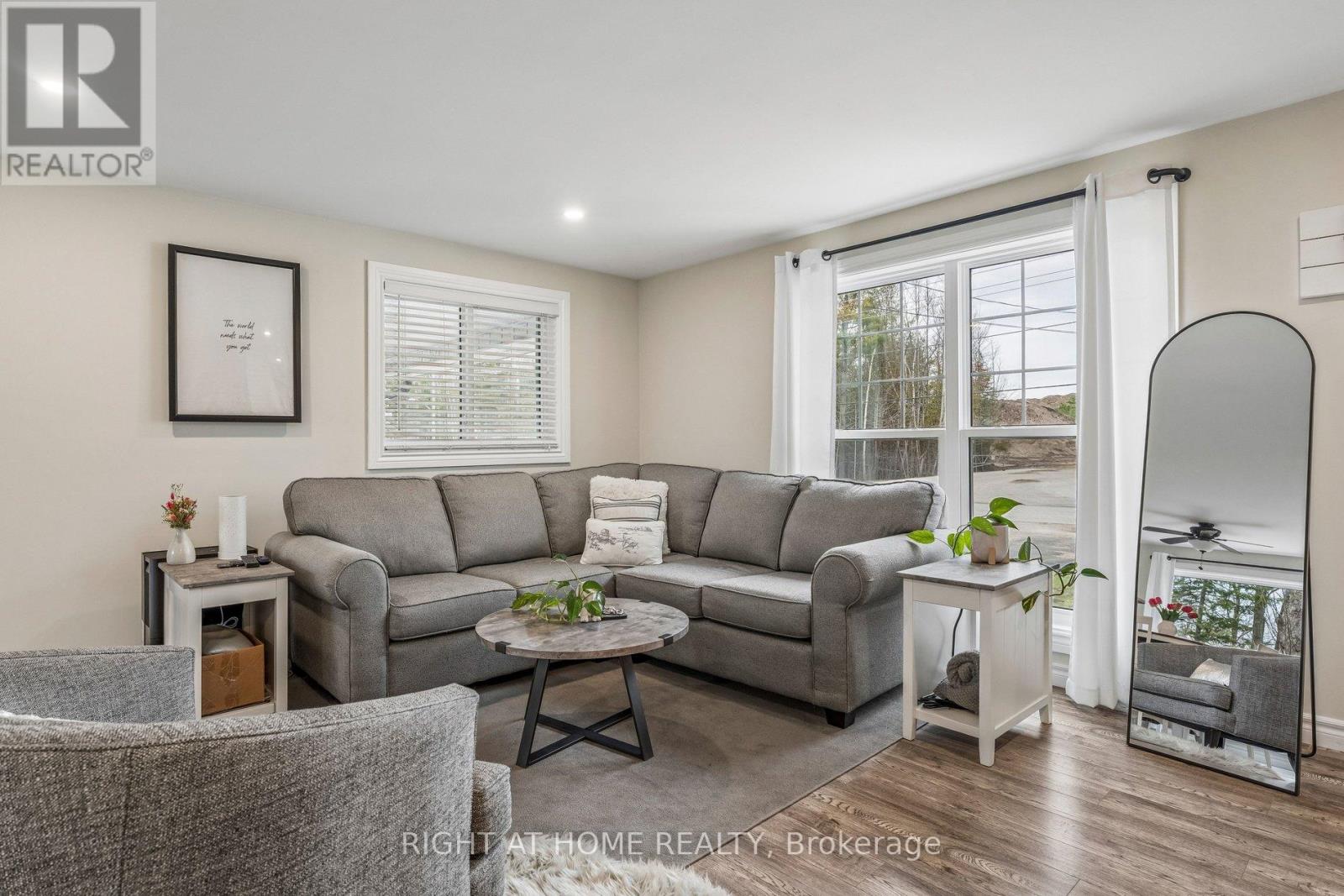 158 ZOO PARK ROAD - 10