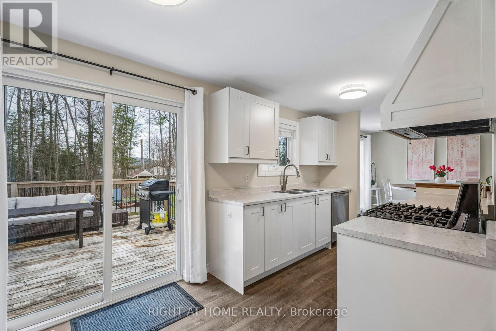 158 ZOO PARK ROAD - 21