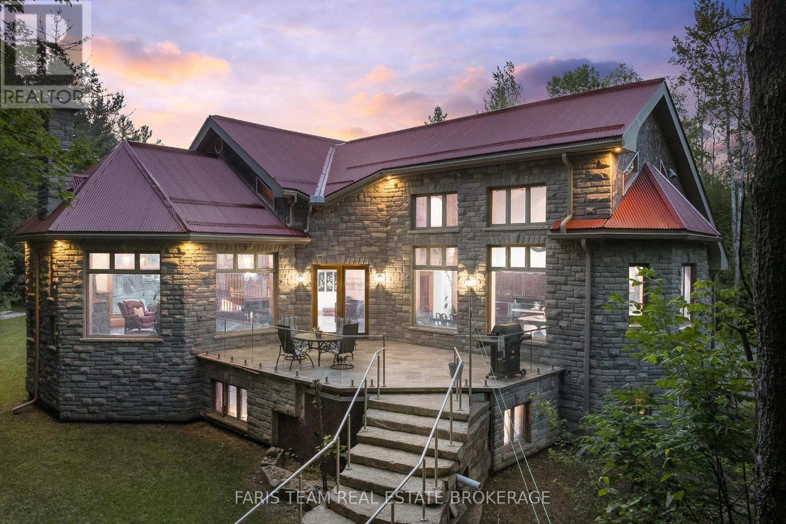 636 HARBOUR STREET - 48